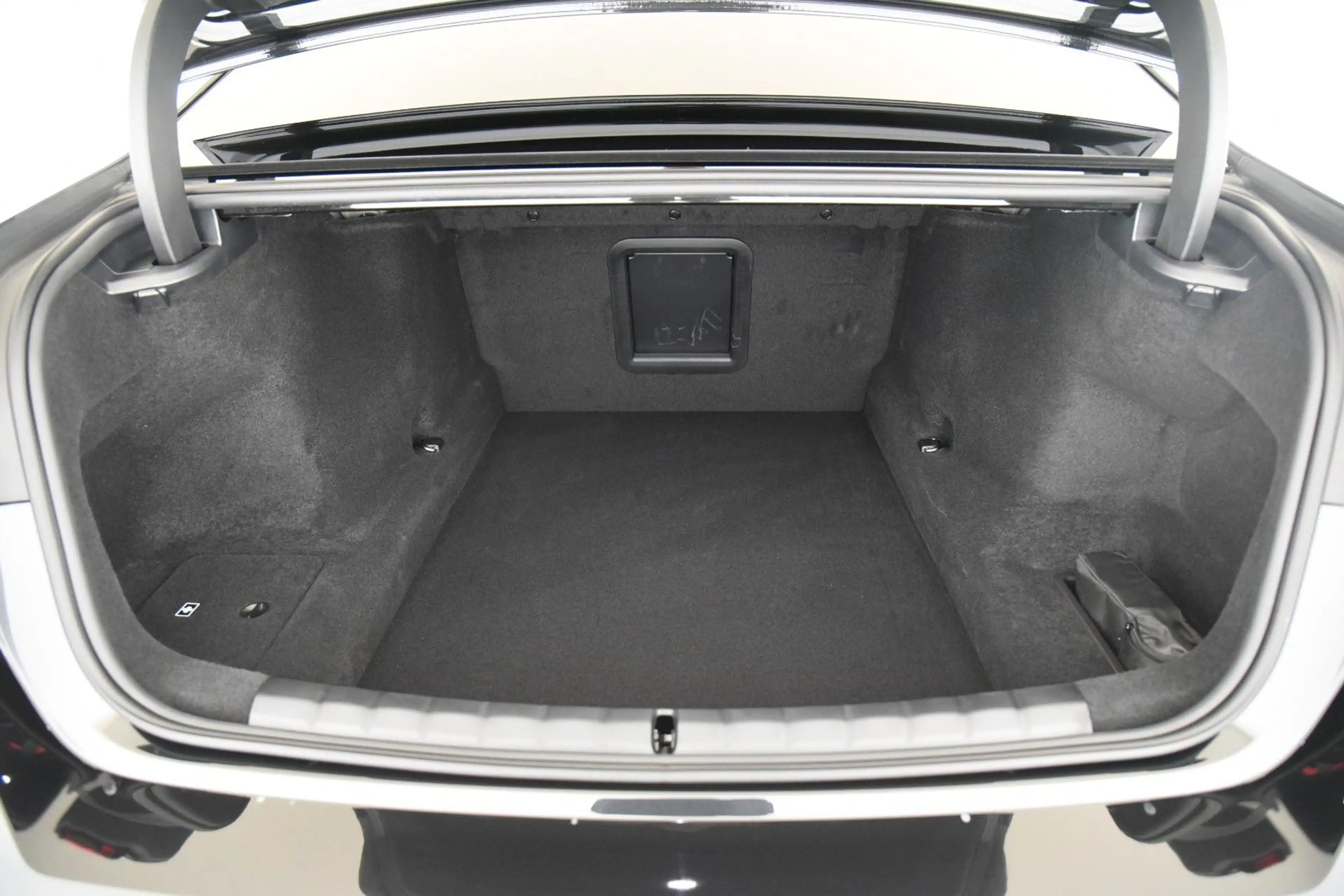 BMW 740 d xDrive M Sport Pro B&W AHK 360° StandHzg — photo 7