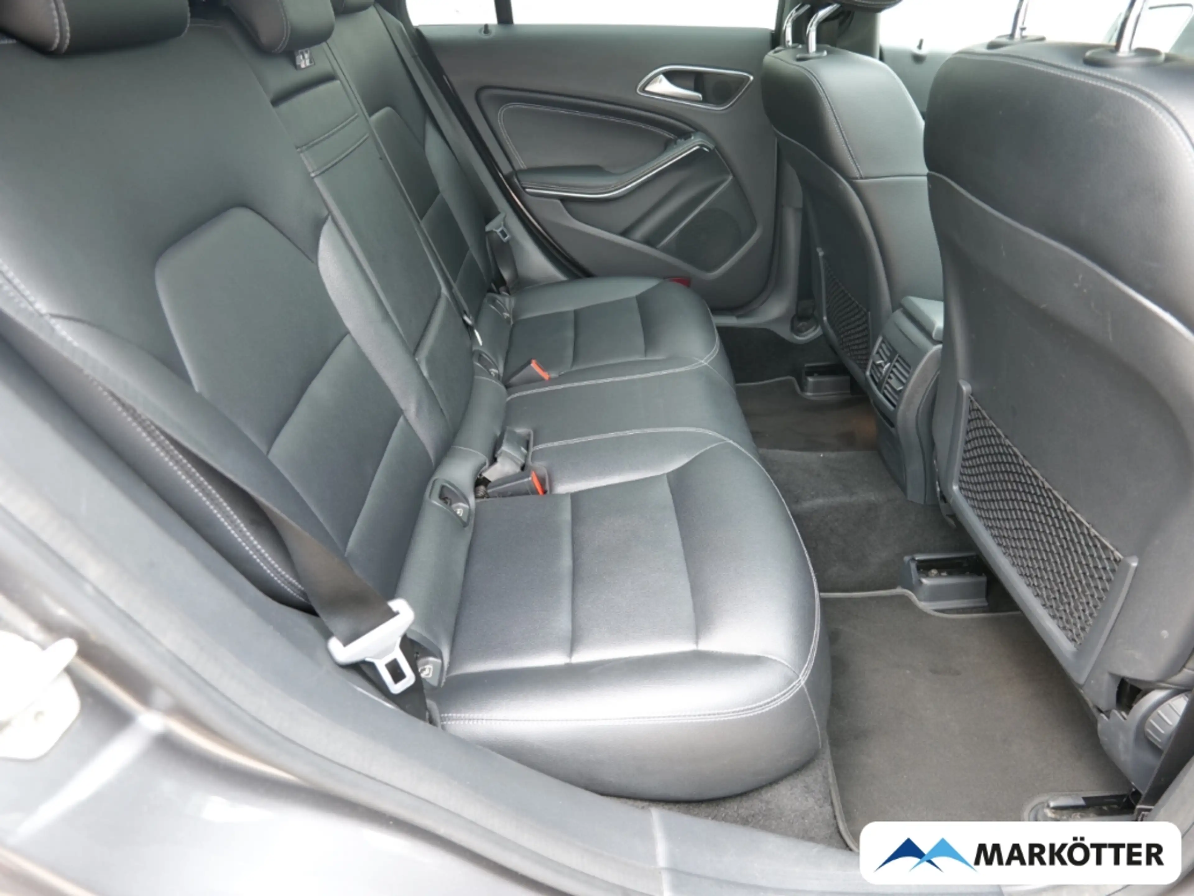 Mercedes-Benz CLA 220 d Navi/Xenon/Pano/Kamera/AHK — photo 12