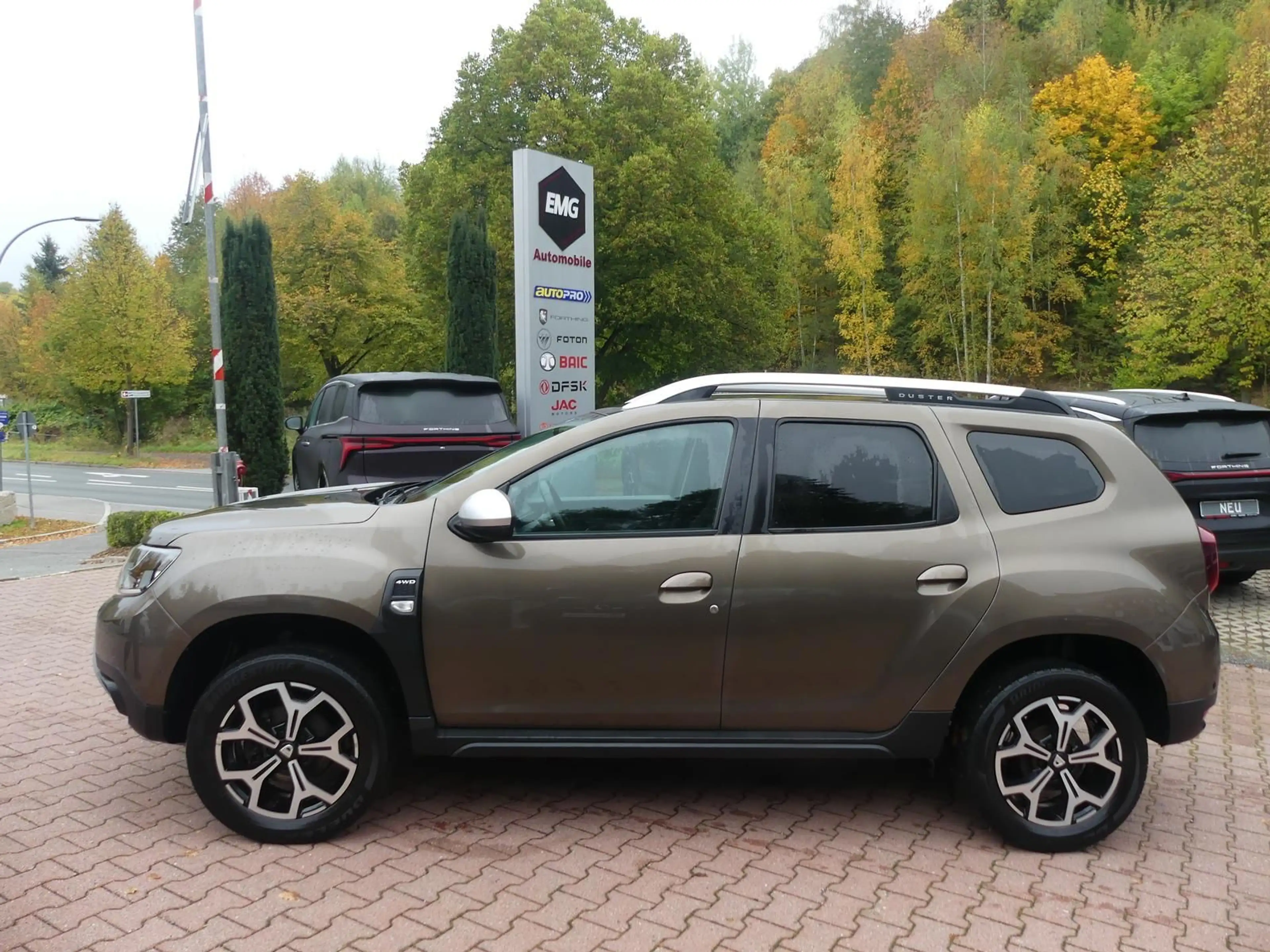 Dacia Duster II*1.3*AHK*SHZ*PDC*Navi*Klima*Allrad*USB — photo 8