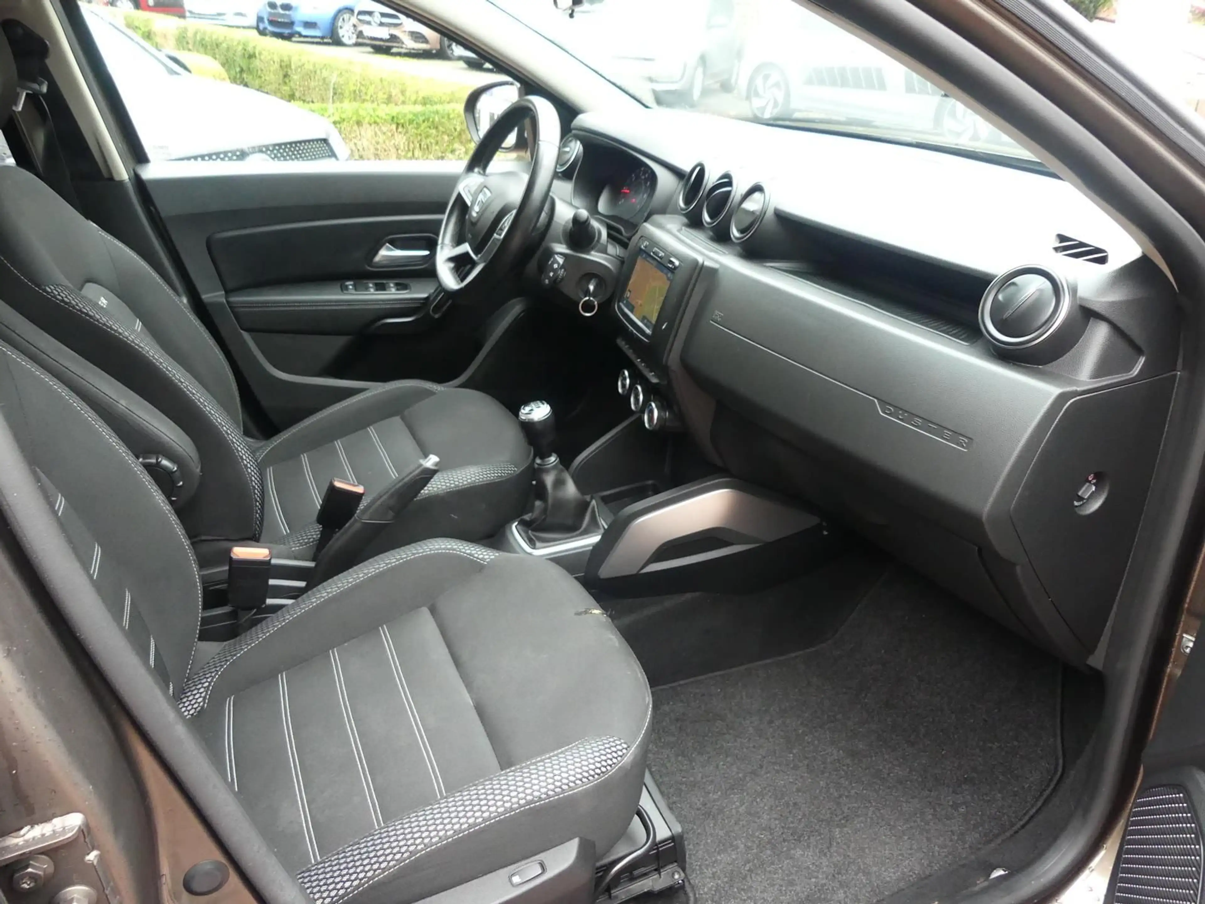 Dacia Duster II*1.3*AHK*SHZ*PDC*Navi*Klima*Allrad*USB — photo 13
