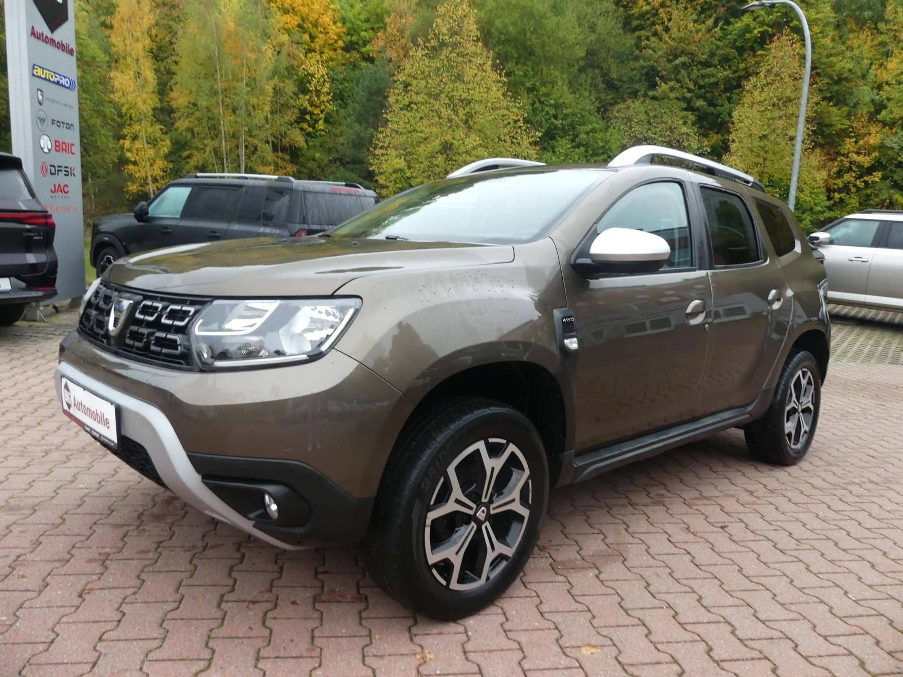 Dacia Duster II*1.3*AHK*SHZ*PDC*Navi*Klima*Allrad*USB