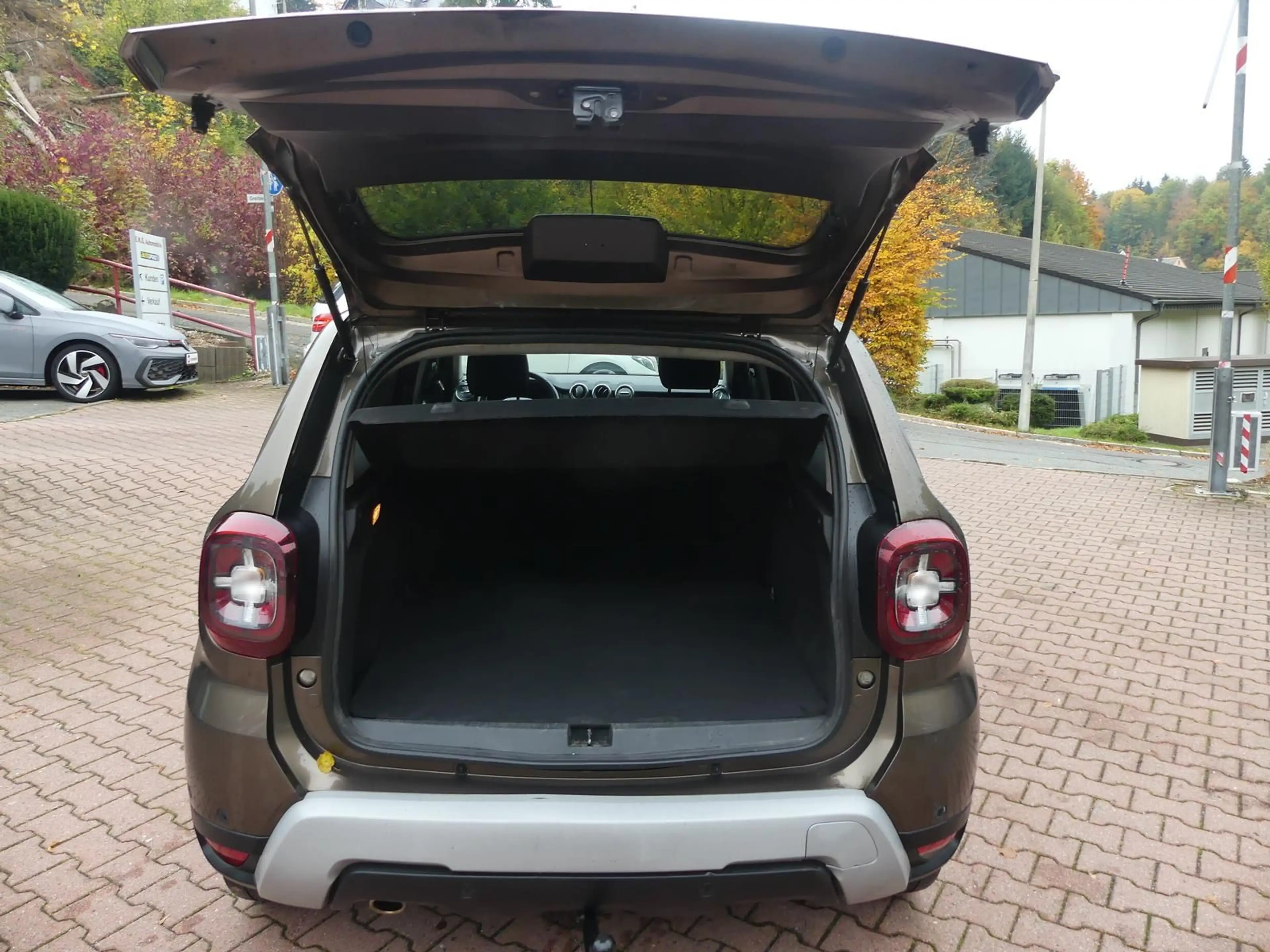 Dacia Duster II*1.3*AHK*SHZ*PDC*Navi*Klima*Allrad*USB — photo 9