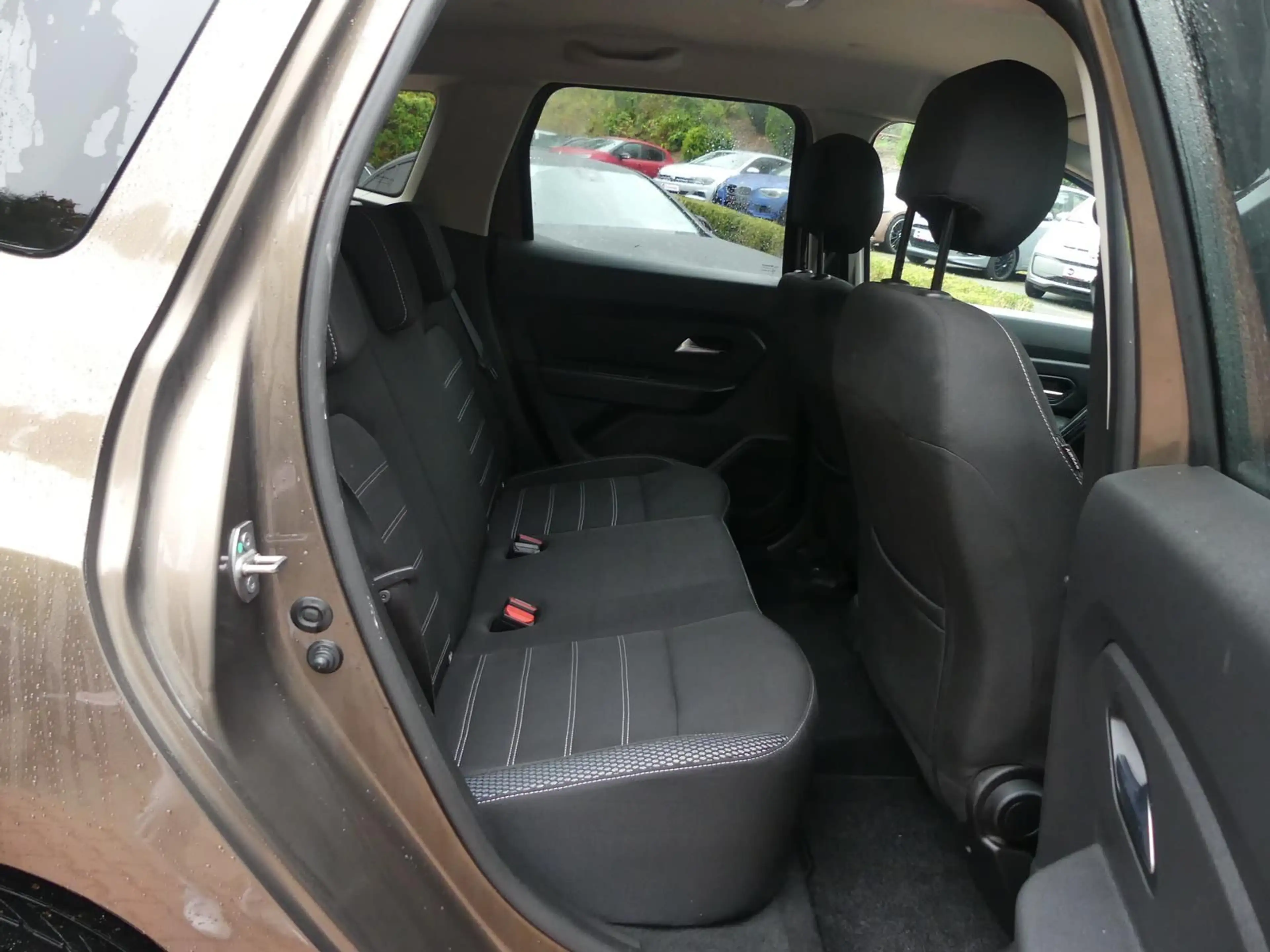 Dacia Duster II*1.3*AHK*SHZ*PDC*Navi*Klima*Allrad*USB — photo 10
