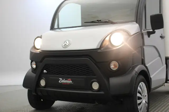 Aixam D-Truck view 16