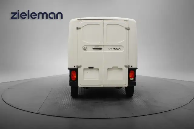 Aixam D-Truck view 9