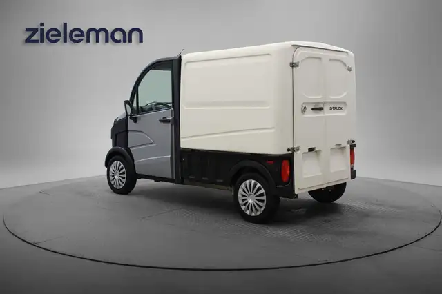 Aixam D-Truck view 2