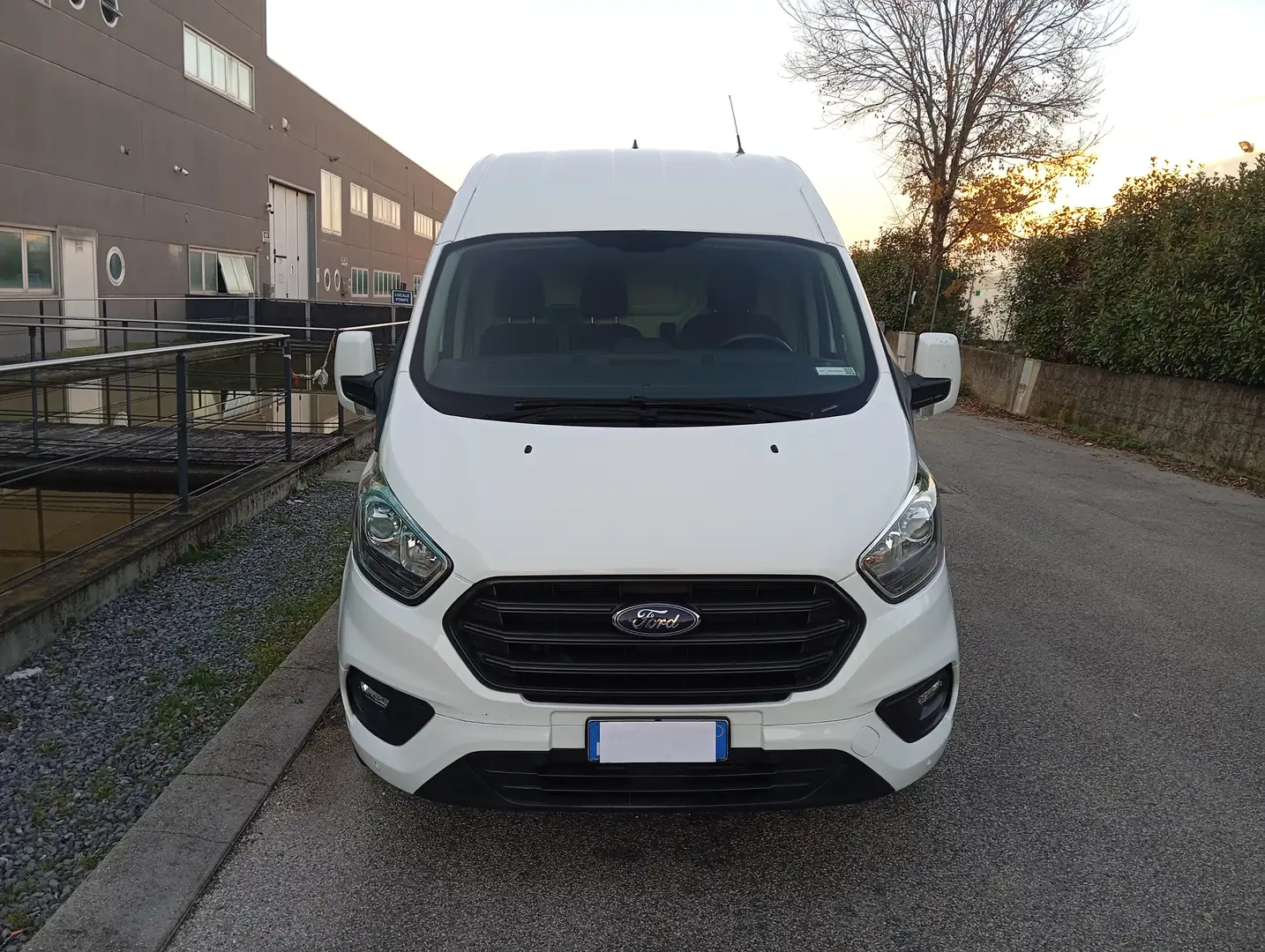 Ford Transit Custom 2.0 TDCi TETTO ALTO PASSO LUNGO Bianco - 2