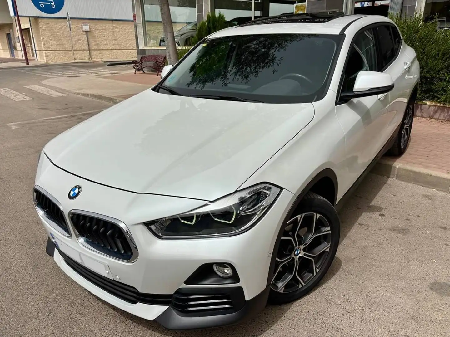 BMW X2 sDrive 18iA Wit - 2