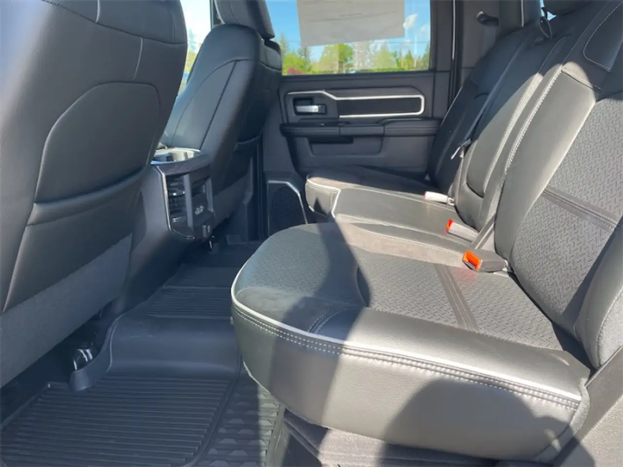 RAM 3500 снимка RAM 3500