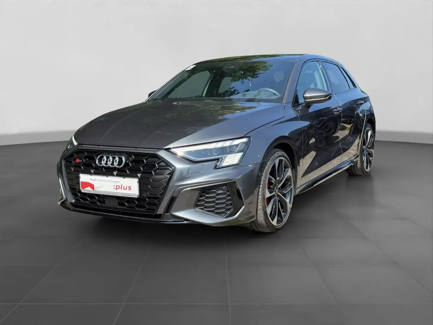 Audi S3 2.0 TFSI Q NAVI MATRIX PANO BuO Grau - 2