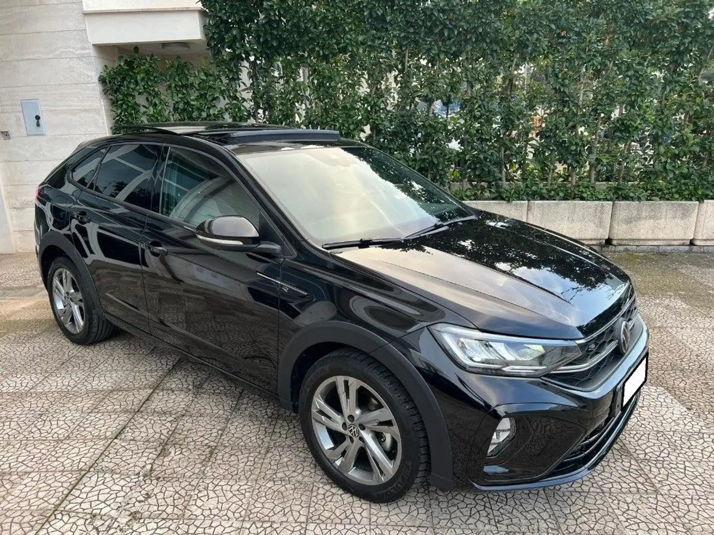 Volkswagen Taigo 1.0 TSI 110 CV DSG R-Line Noir - 1