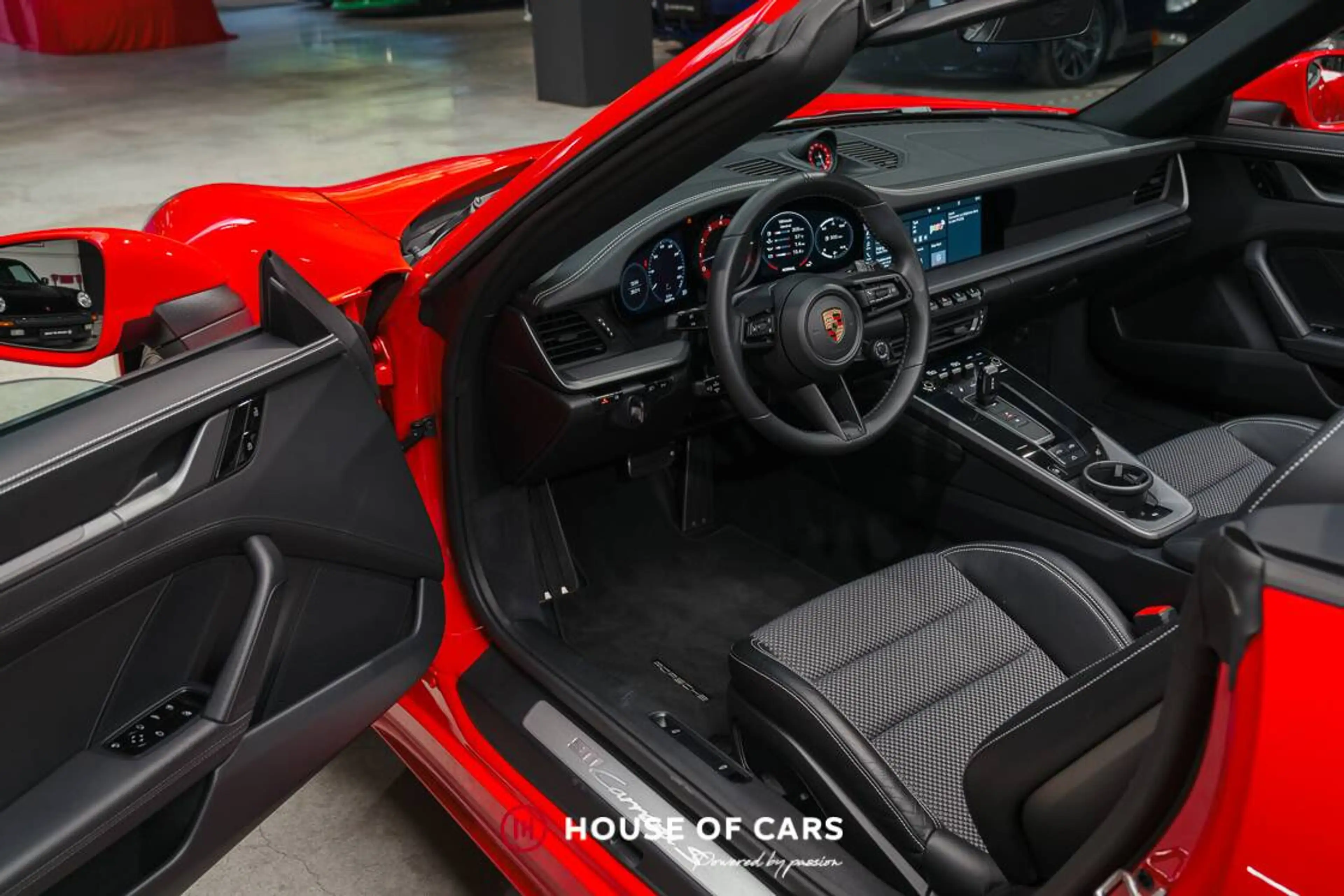 Porsche 911 992.1 Carrera S Cabriolet PDK - 1st paint - AS NEW ! — photo 14