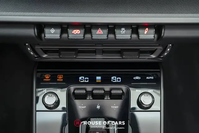 Porsche 911 view 21