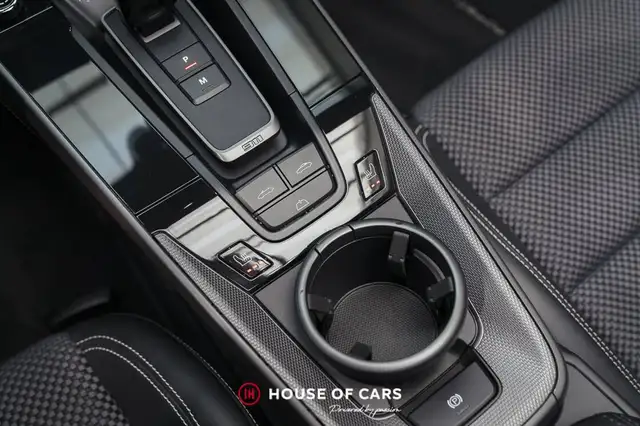Porsche 911 view 22