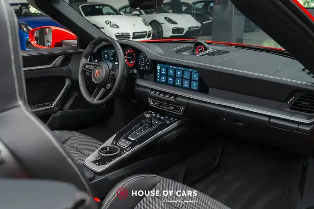Porsche 911 view 16