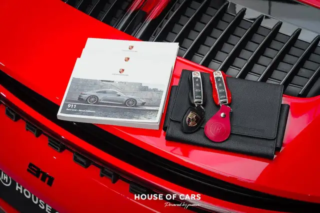 Porsche 911 view 24
