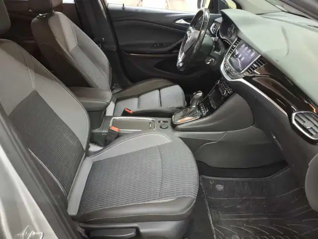 Opel Astra view 8