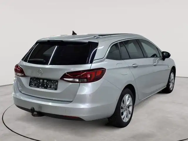 Opel Astra view 4
