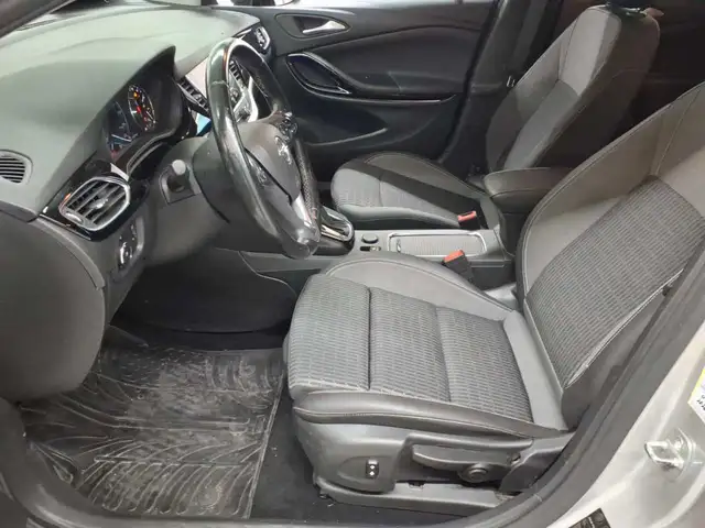 Opel Astra view 7