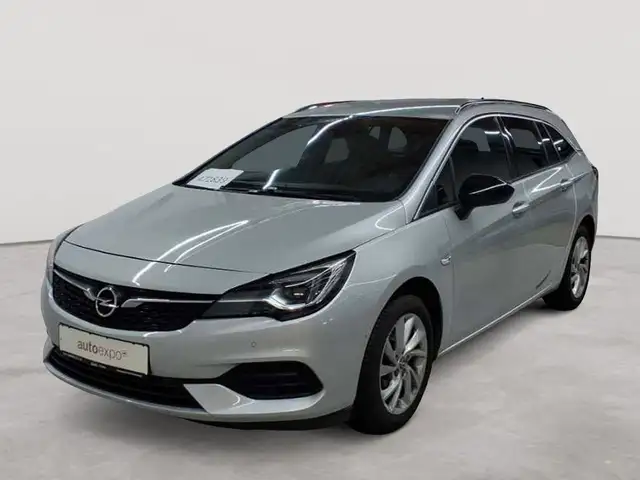 Opel Astra view 2