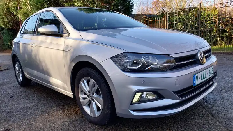 VOLKSWAGEN Polo