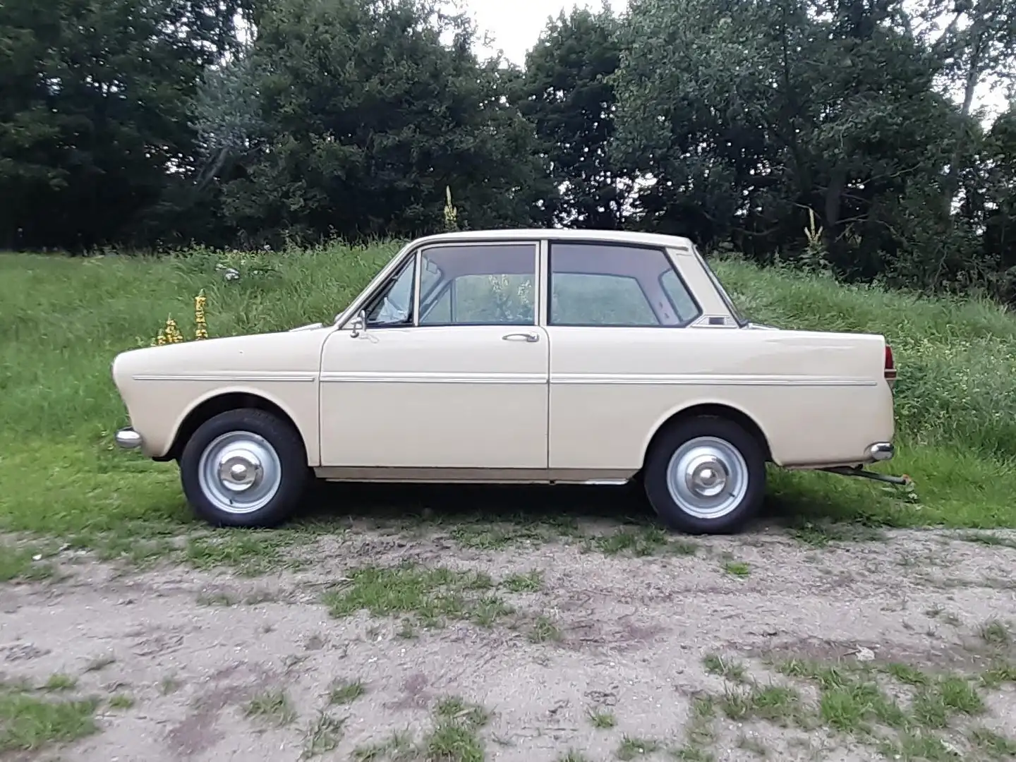 DAF DAF 33 sedan Beige - 1