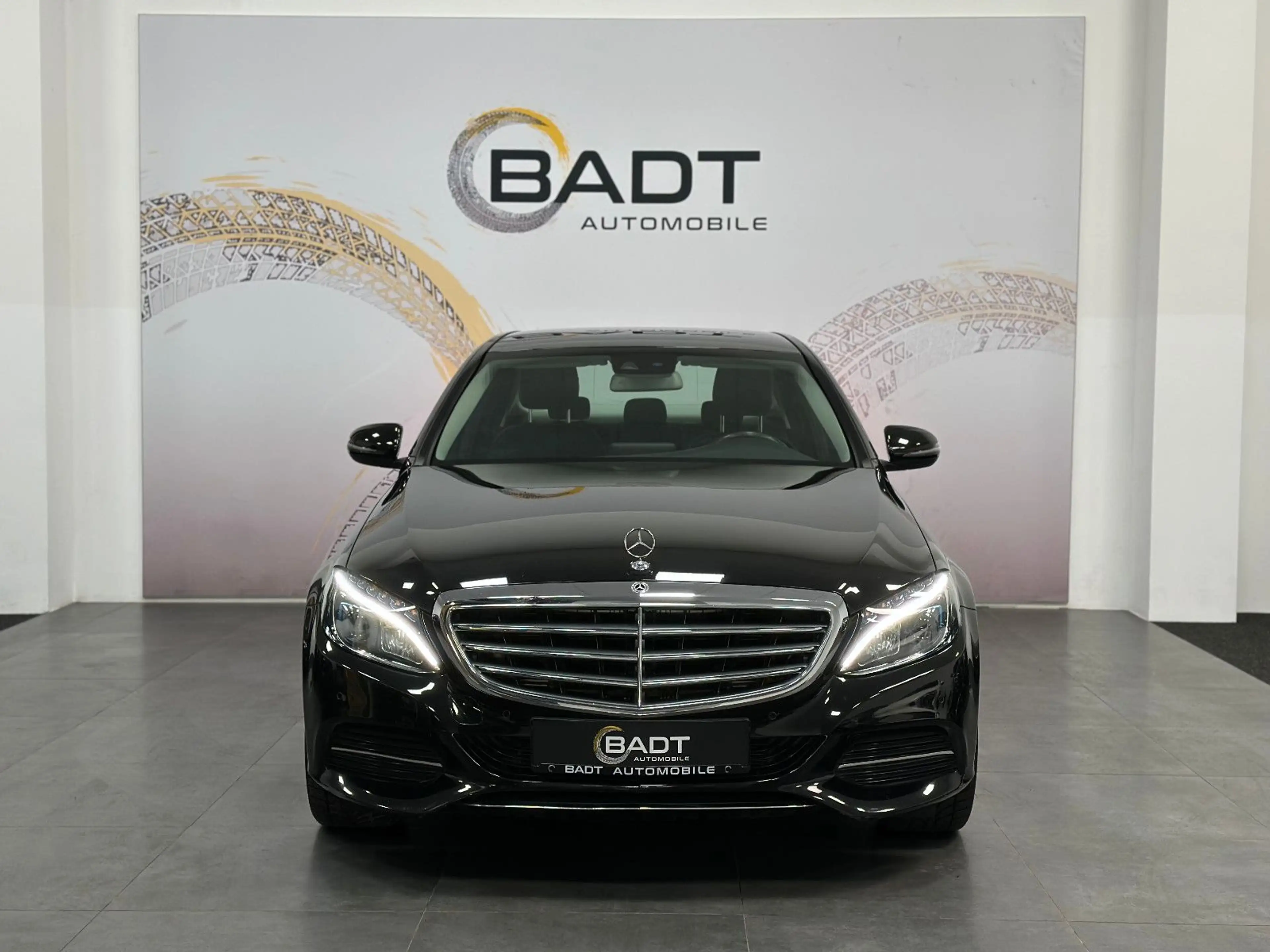 Mercedes-Benz C 350 e Limousine*Totwinkel*Standheizung* — photo 2