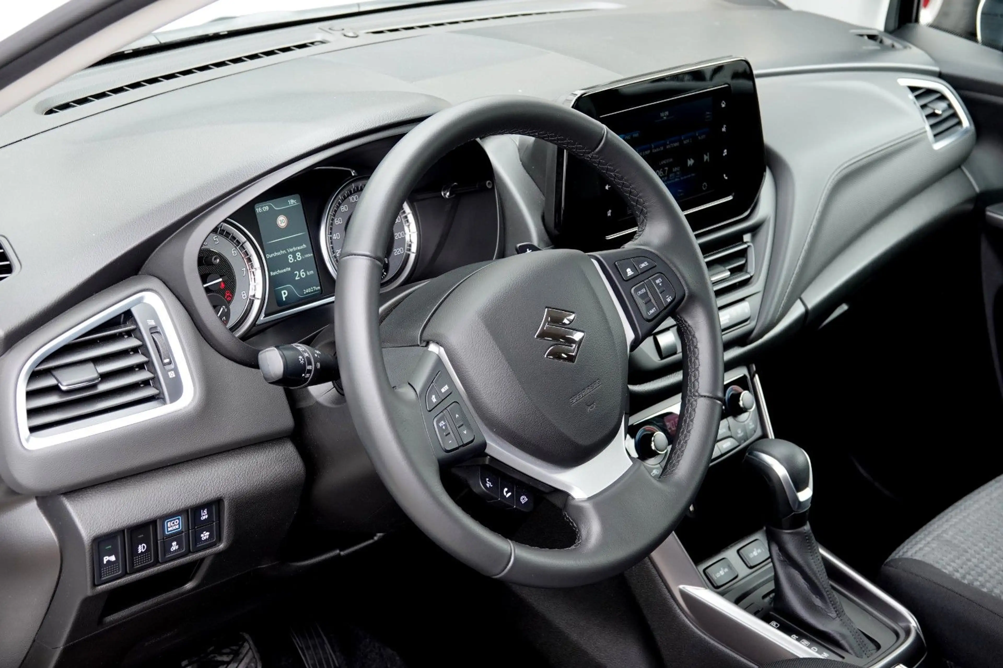 Suzuki SX4 S-Cross - HYBRID *KAMERA* ACC* 1 HAND* — photo 8