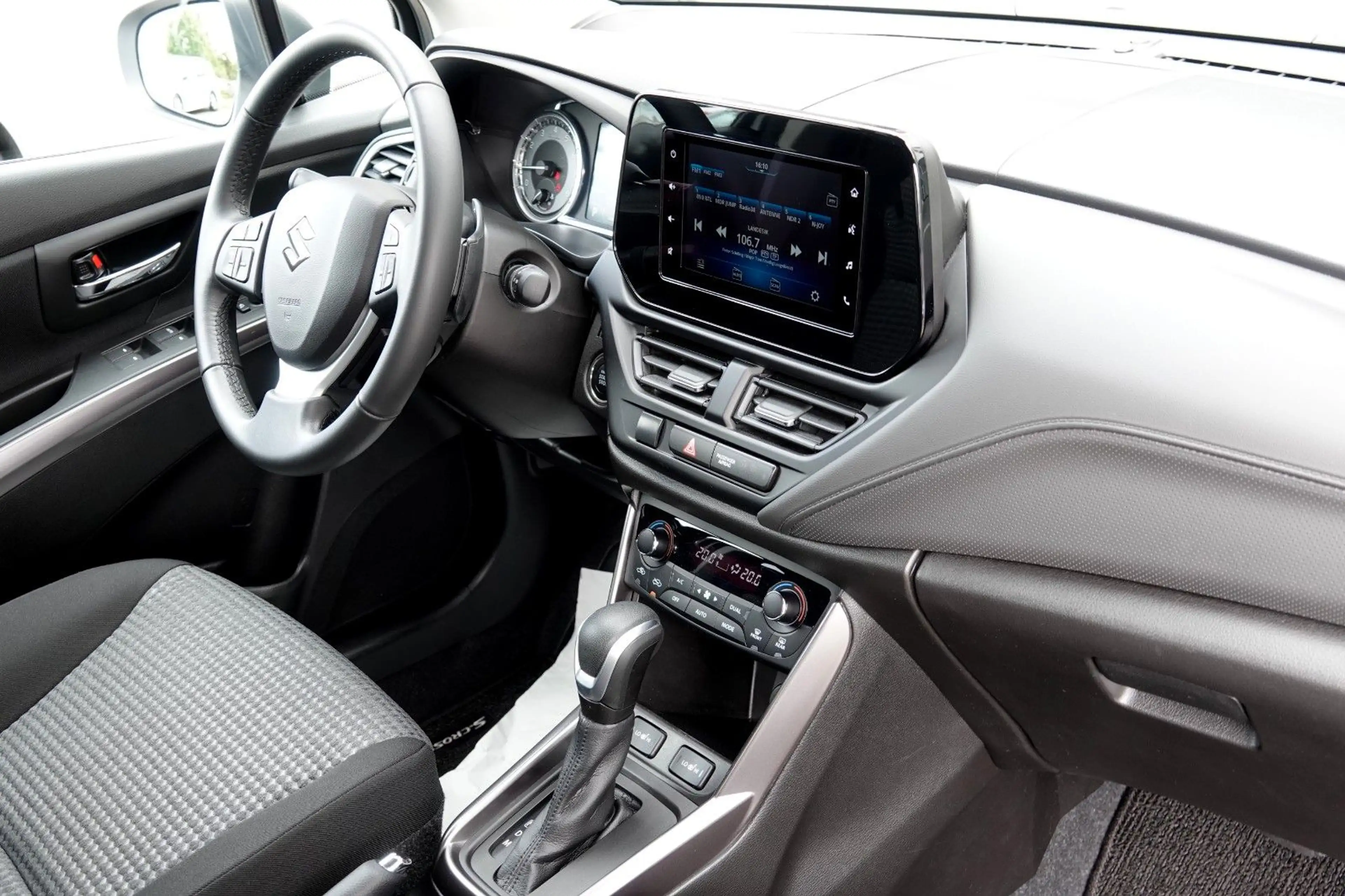 Suzuki SX4 S-Cross - HYBRID *KAMERA* ACC* 1 HAND* — photo 12
