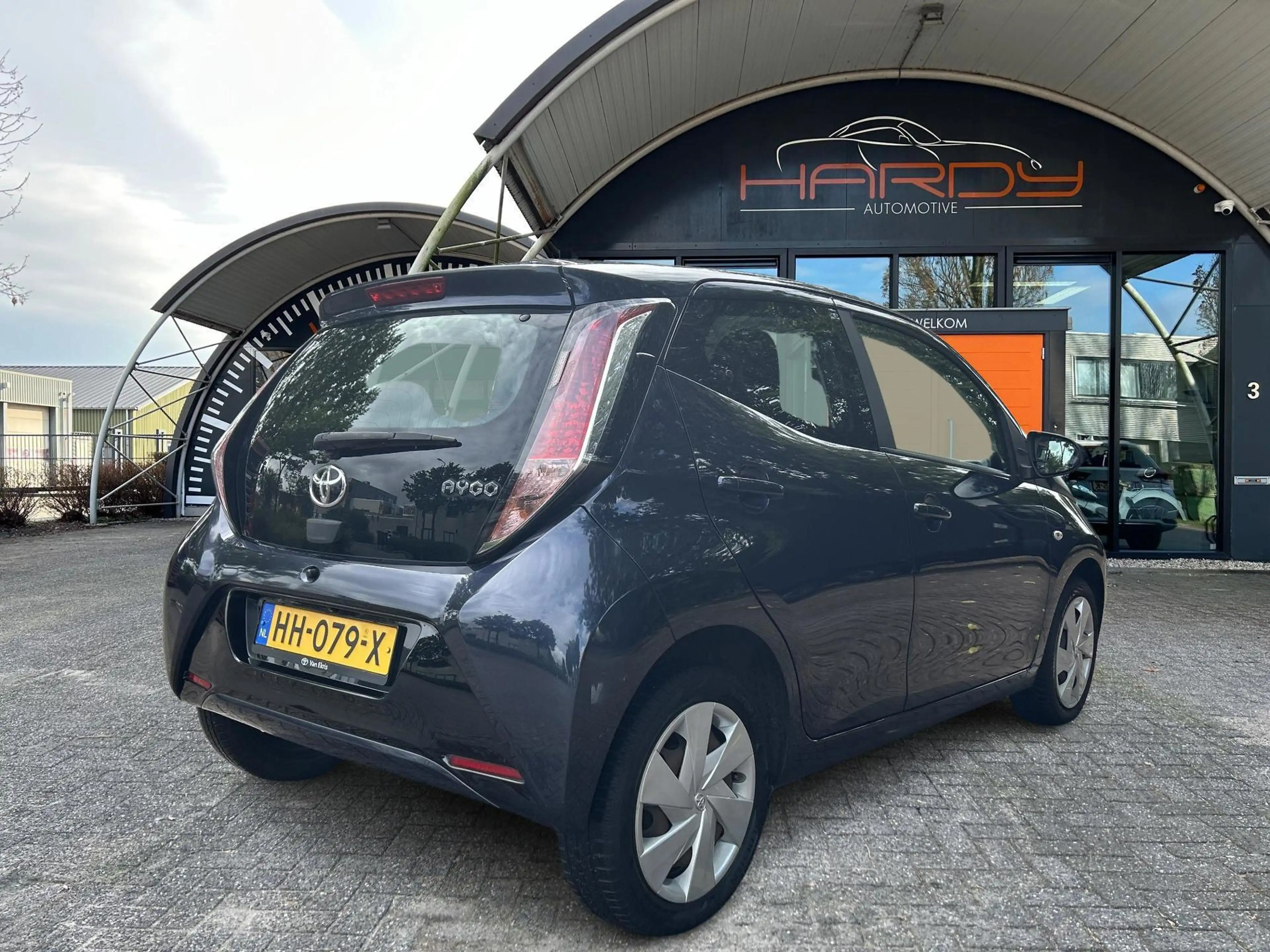 Toyota Aygo 1.0 VVT-i X-PLAY CAMERA 100% Dealer Onderhouden Ri — photo 3