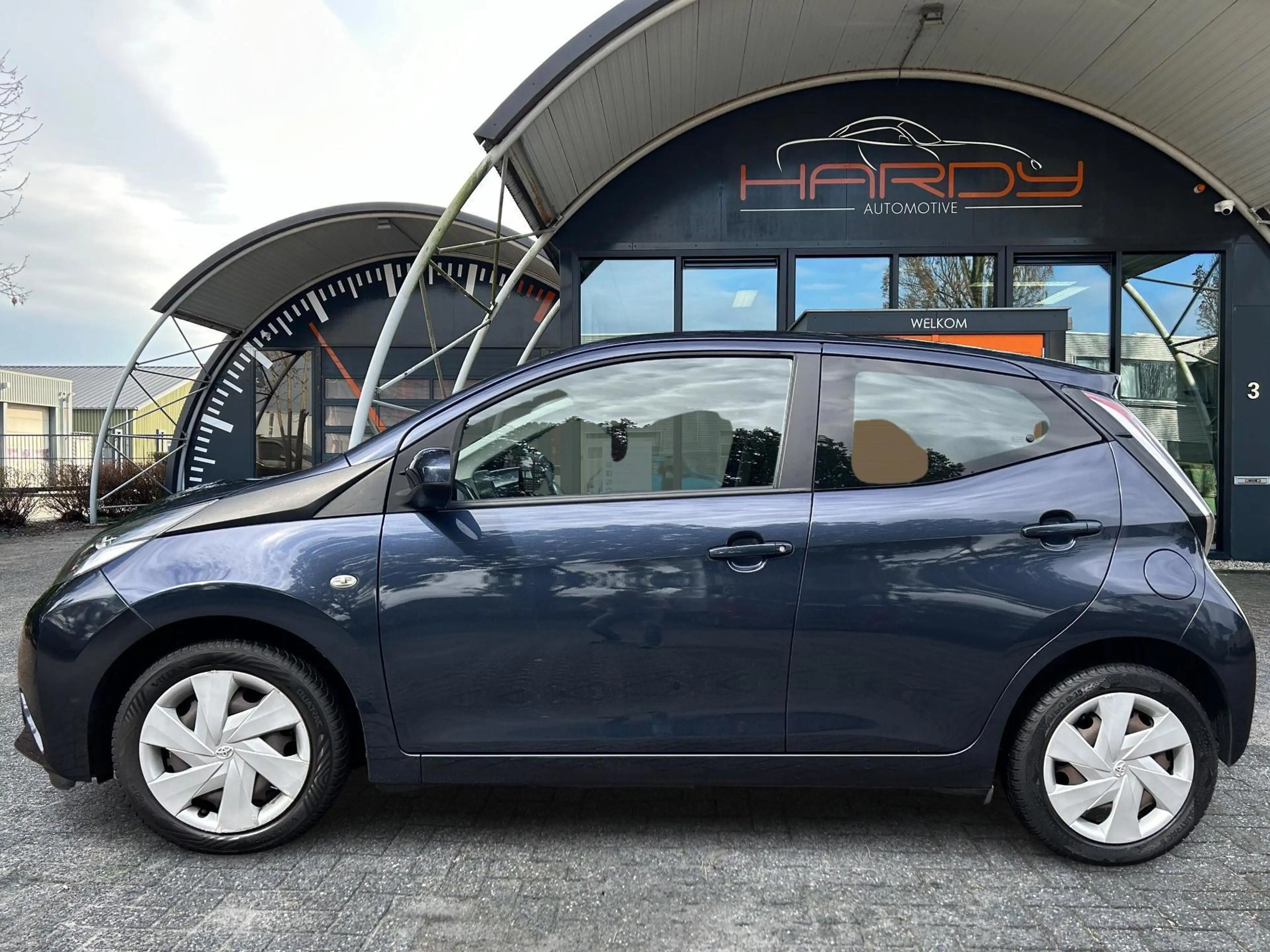 Toyota Aygo 1.0 VVT-i X-PLAY CAMERA 100% Dealer Onderhouden Ri — photo 9