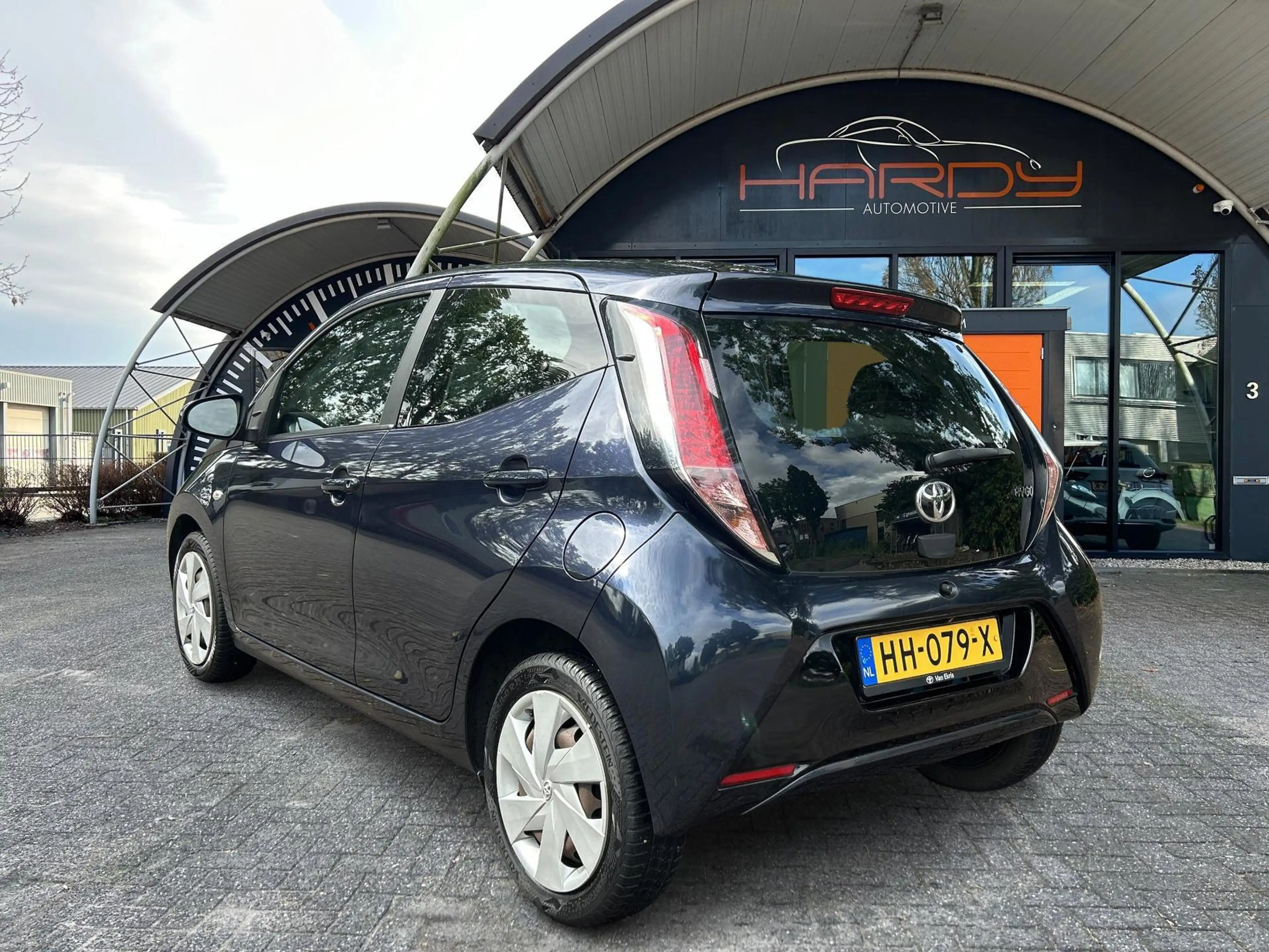 Toyota Aygo 1.0 VVT-i X-PLAY CAMERA 100% Dealer Onderhouden Ri — photo 8