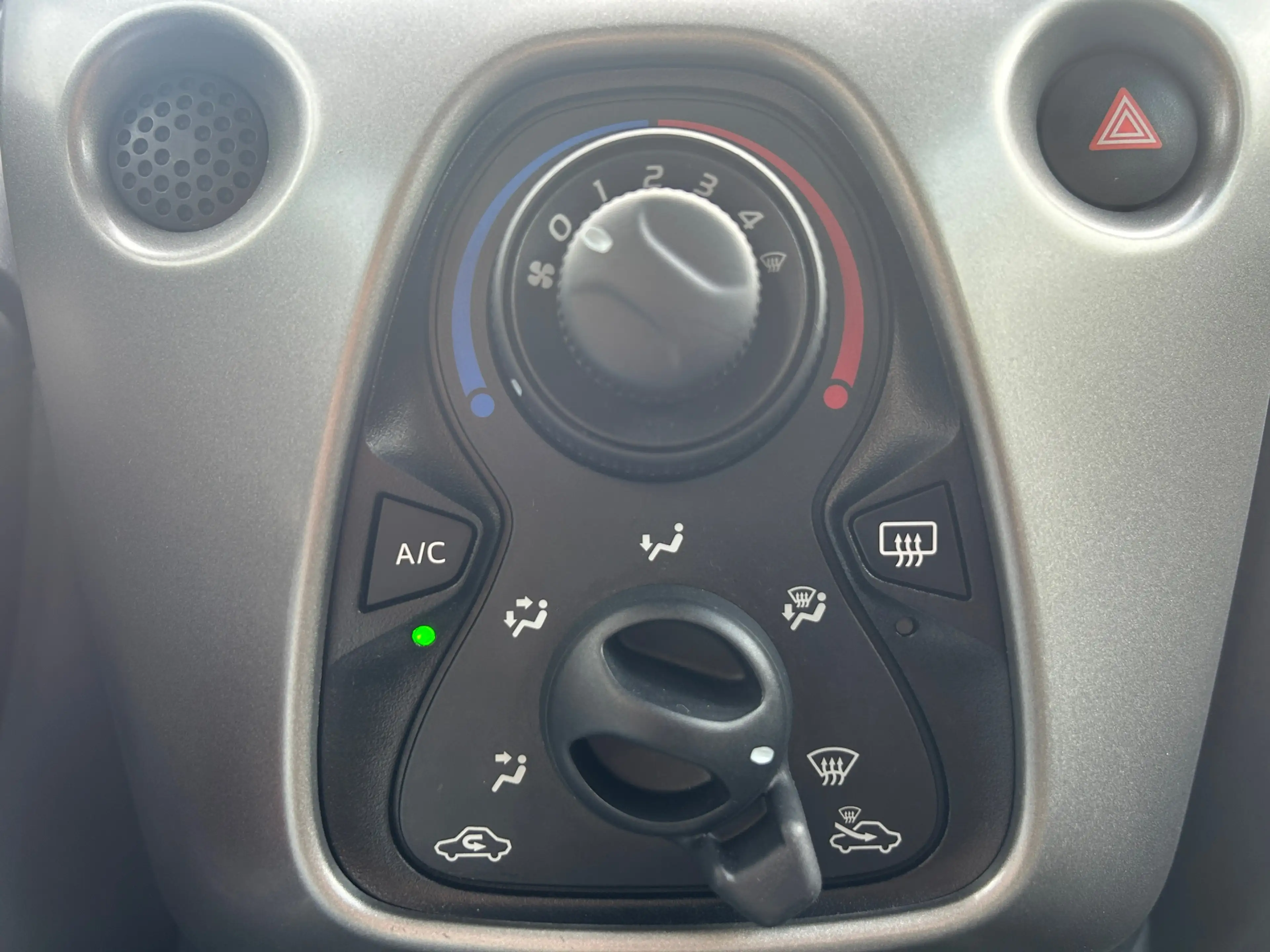 Toyota Aygo 1.0 VVT-i X-PLAY CAMERA 100% Dealer Onderhouden Ri — photo 13