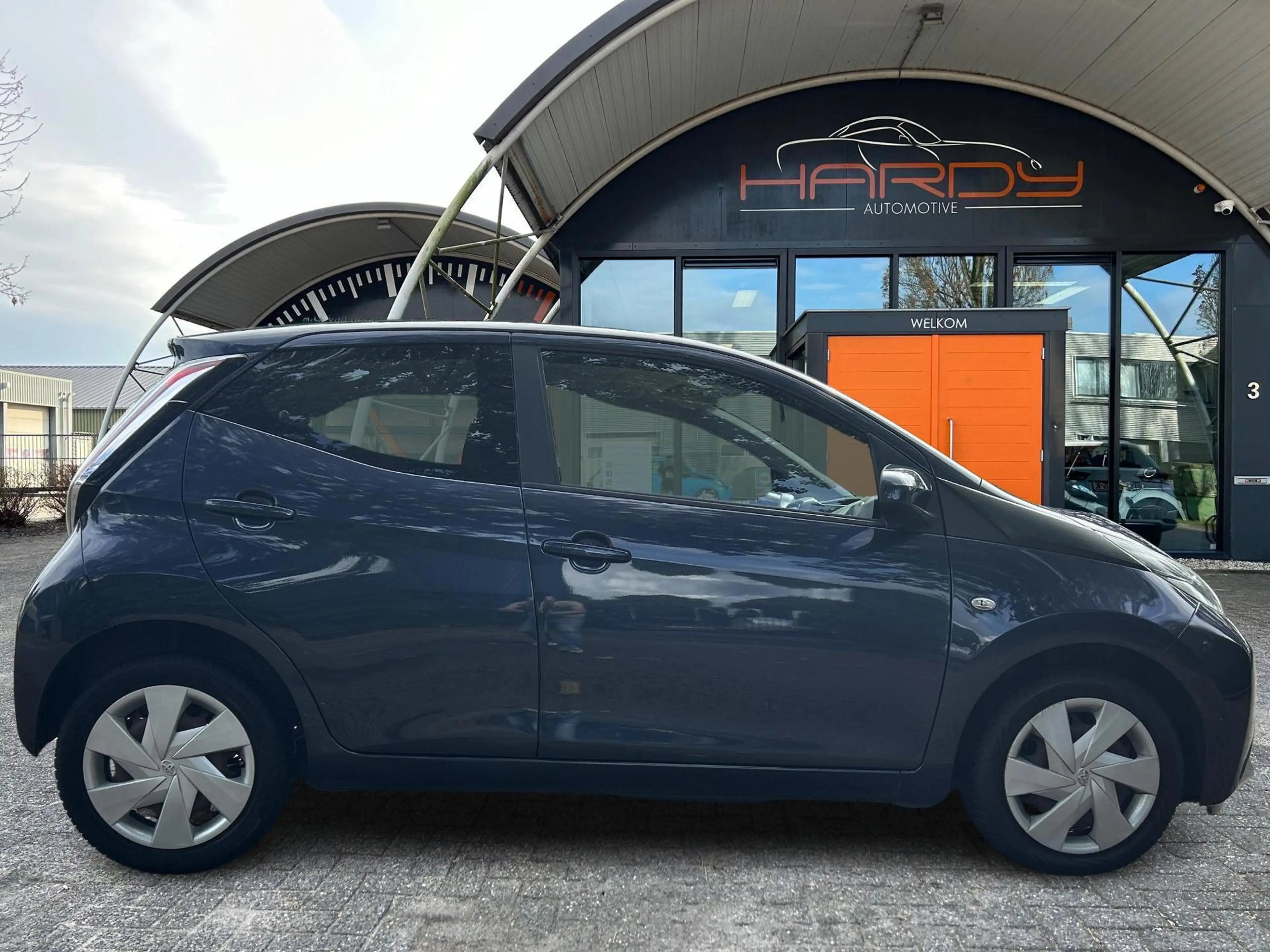 Toyota Aygo 1.0 VVT-i X-PLAY CAMERA 100% Dealer Onderhouden Ri — photo 2