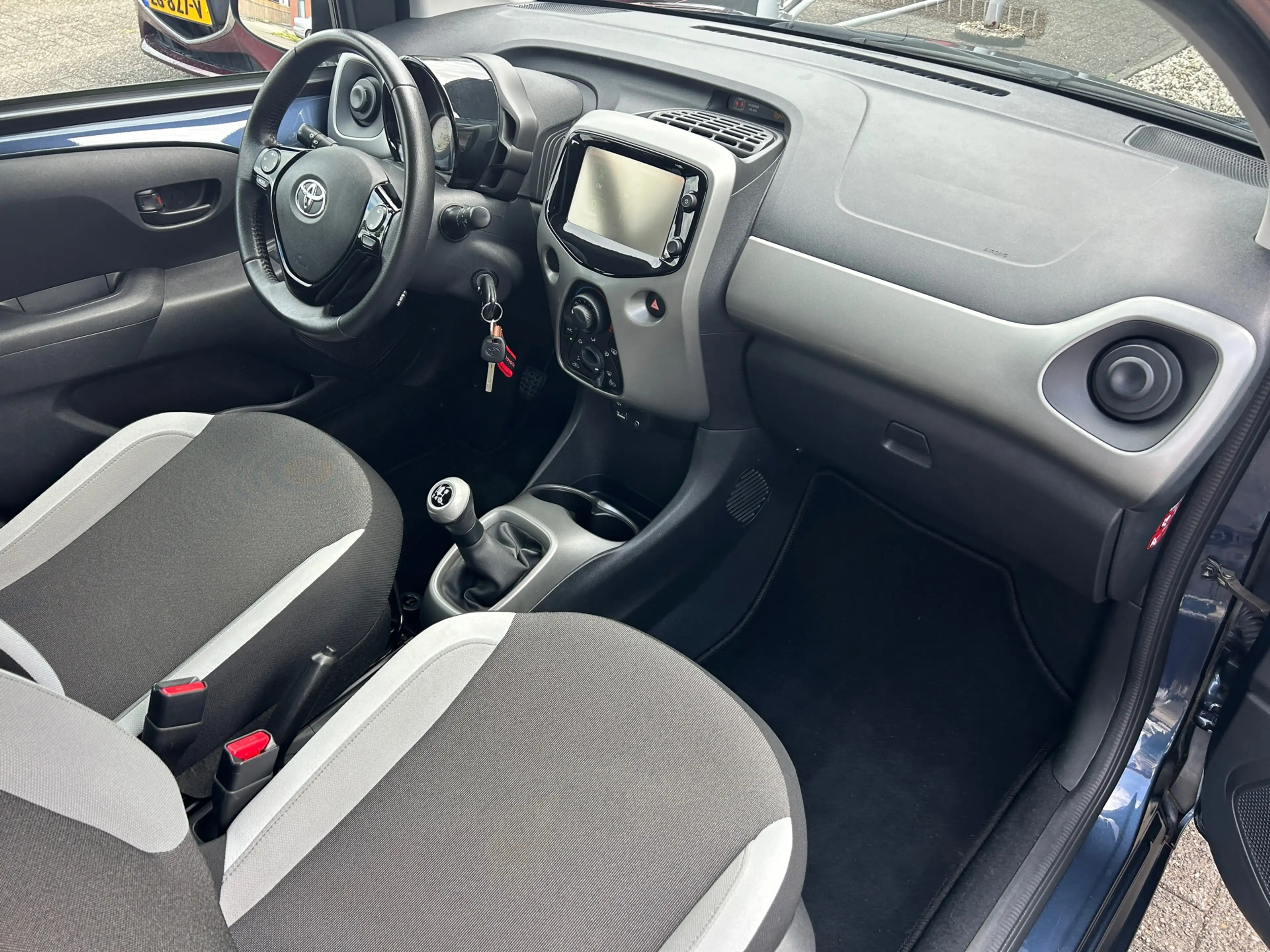 Toyota Aygo 1.0 VVT-i X-PLAY CAMERA 100% Dealer Onderhouden Ri — photo 12