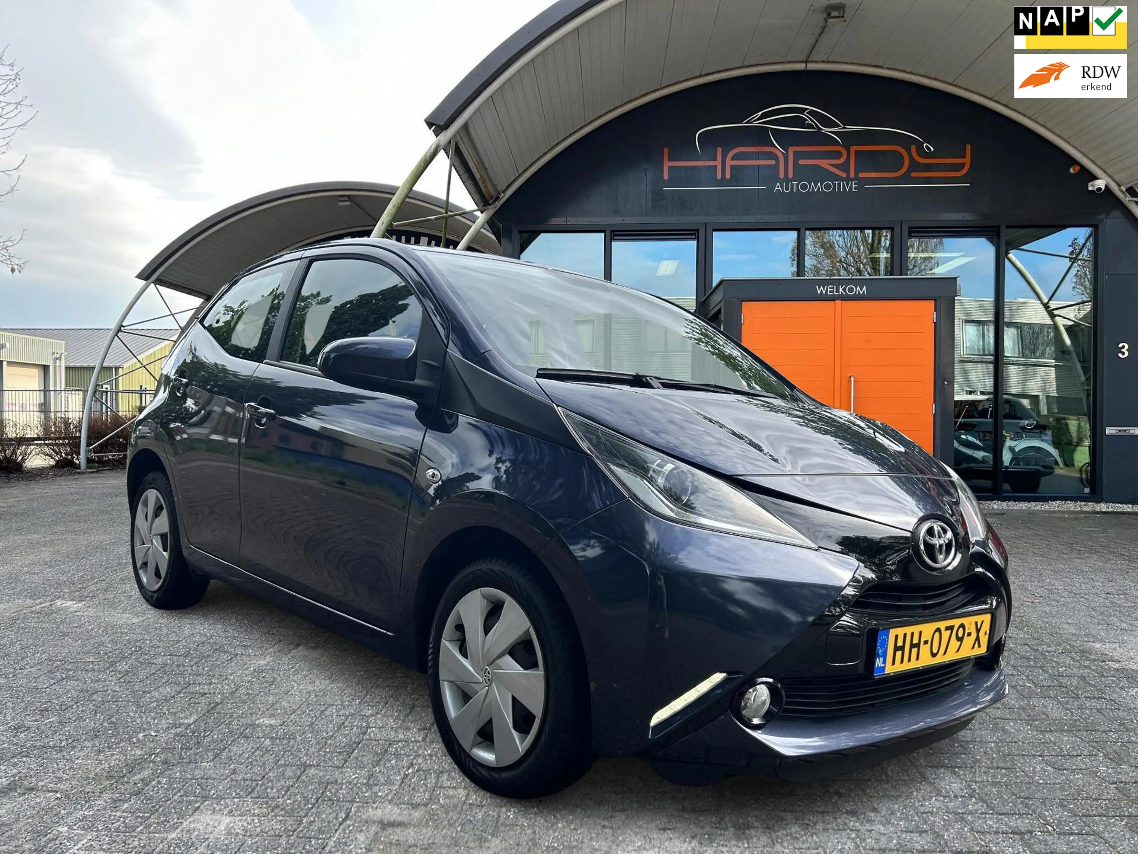 Toyota Aygo 1.0 VVT-i X-PLAY CAMERA 100% Dealer Onderhouden Ri
