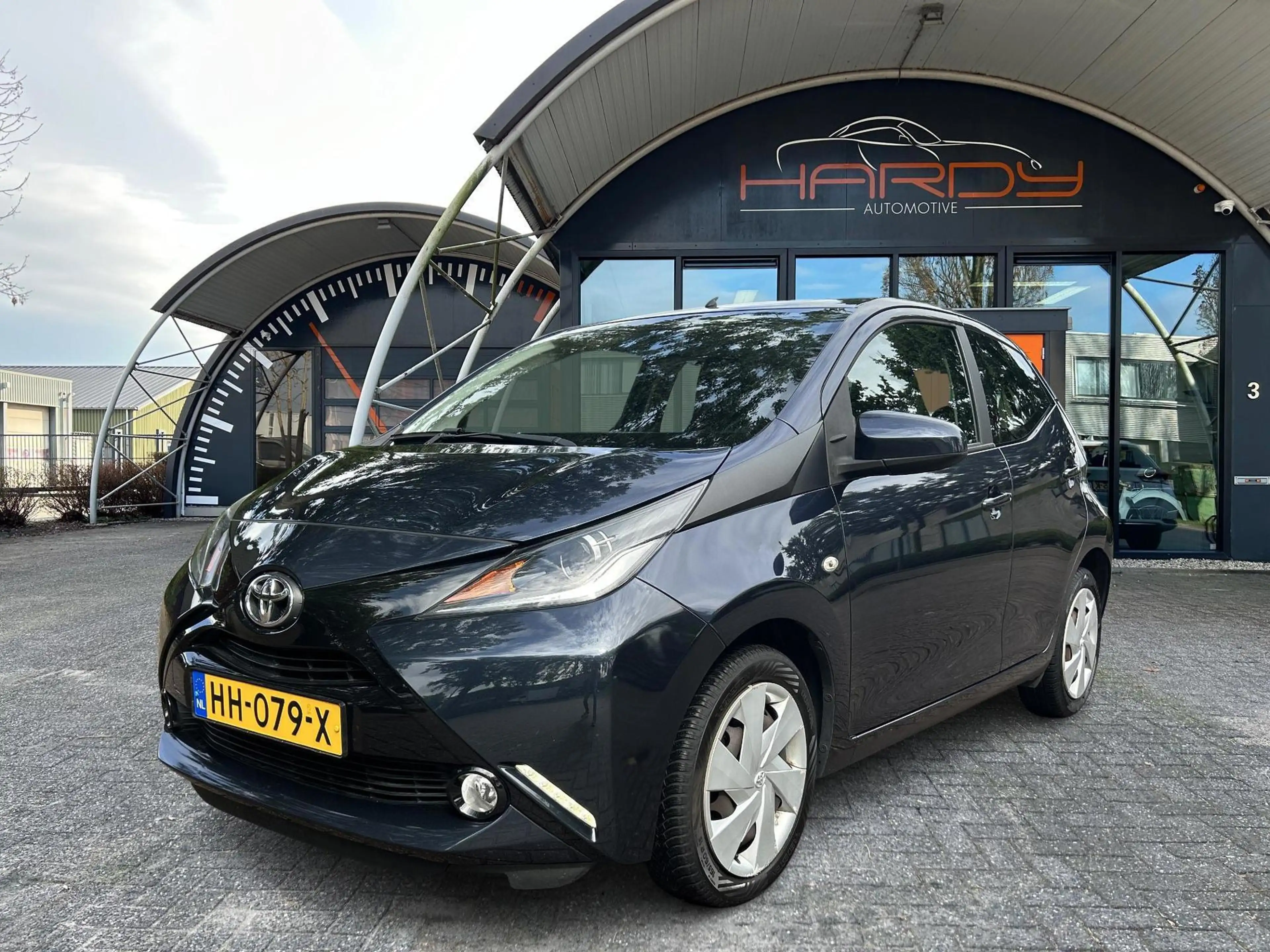 Toyota Aygo 1.0 VVT-i X-PLAY CAMERA 100% Dealer Onderhouden Ri — photo 10