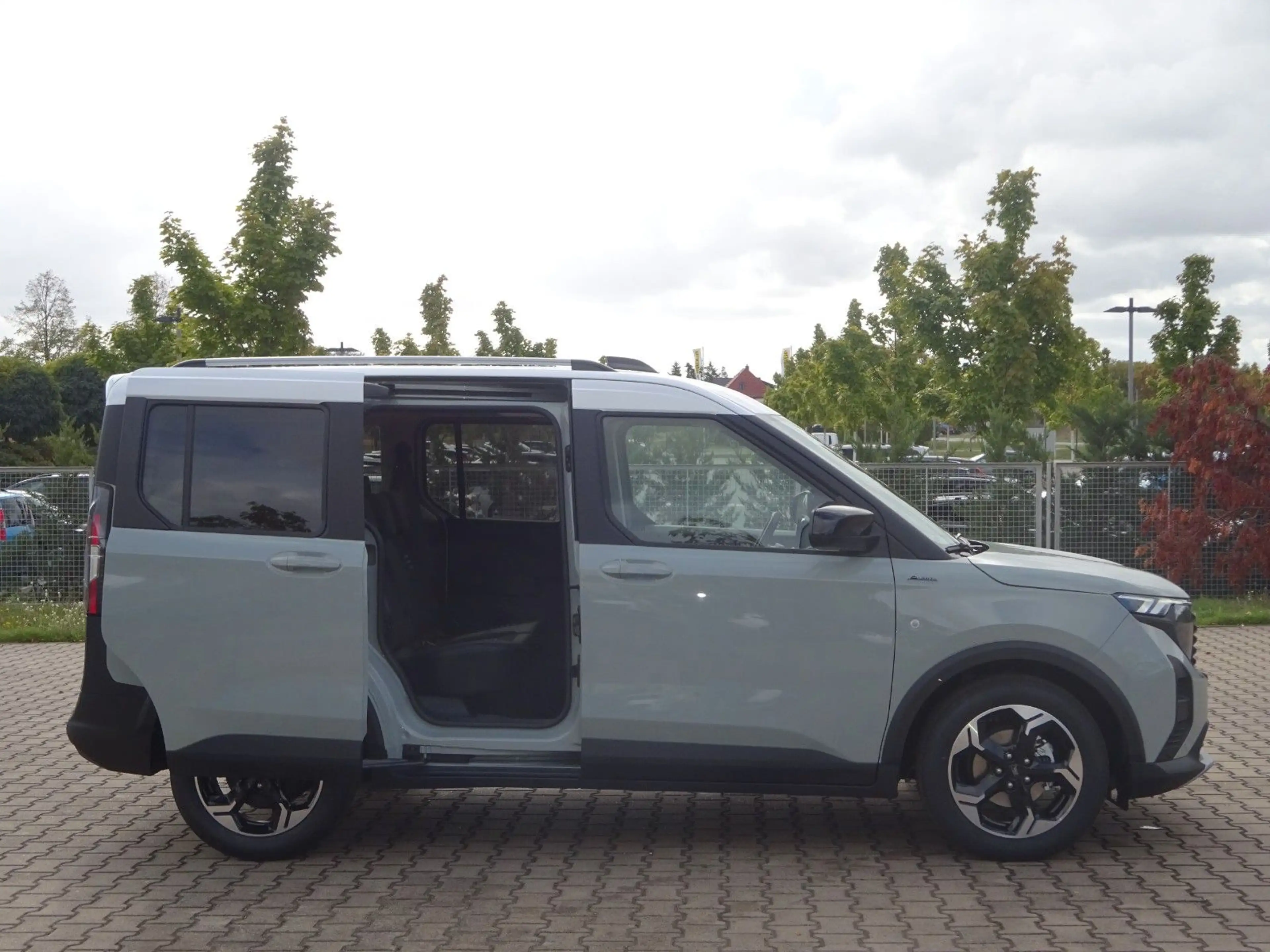 Ford Tourneo Courier 1.0L Active Aut. AHK WiPa ACC — photo 13