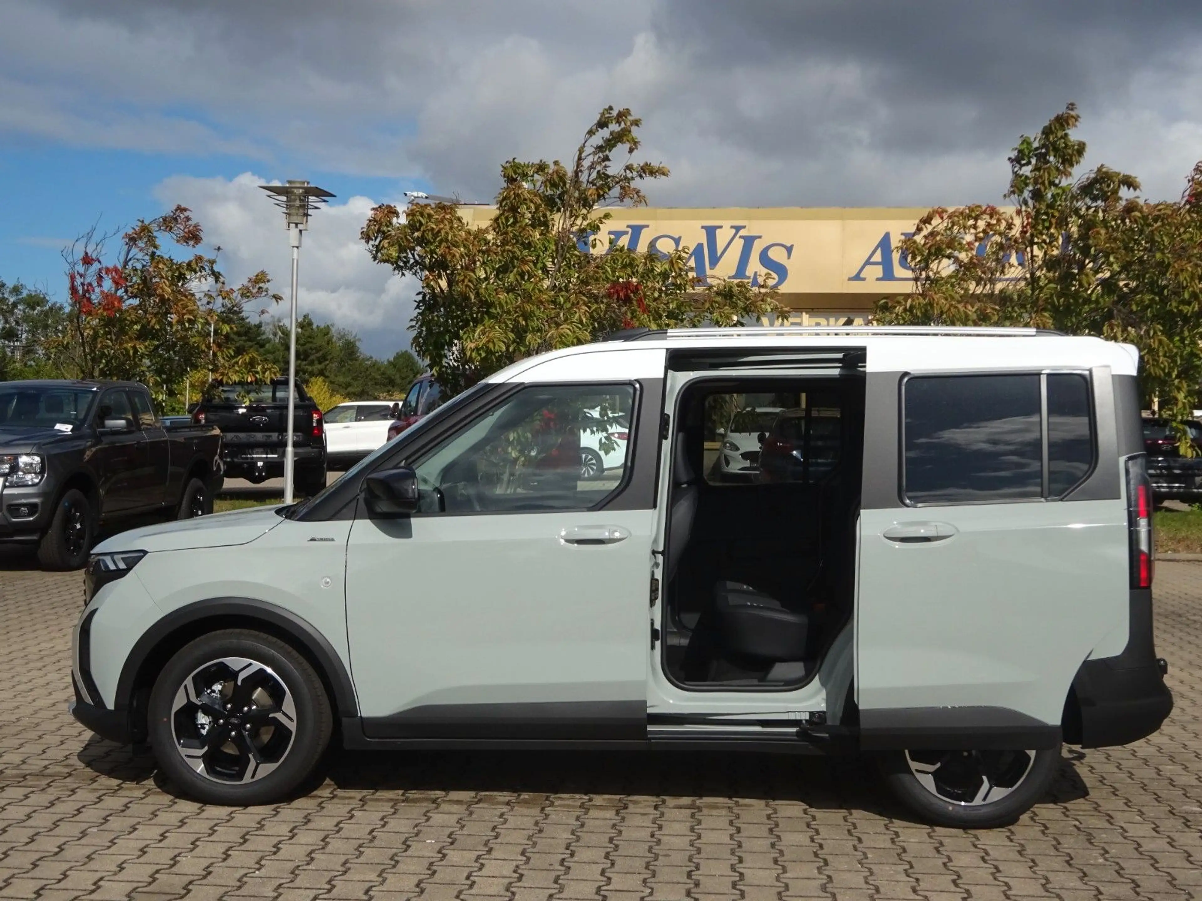 Ford Tourneo Courier 1.0L Active Aut. AHK WiPa ACC — photo 4