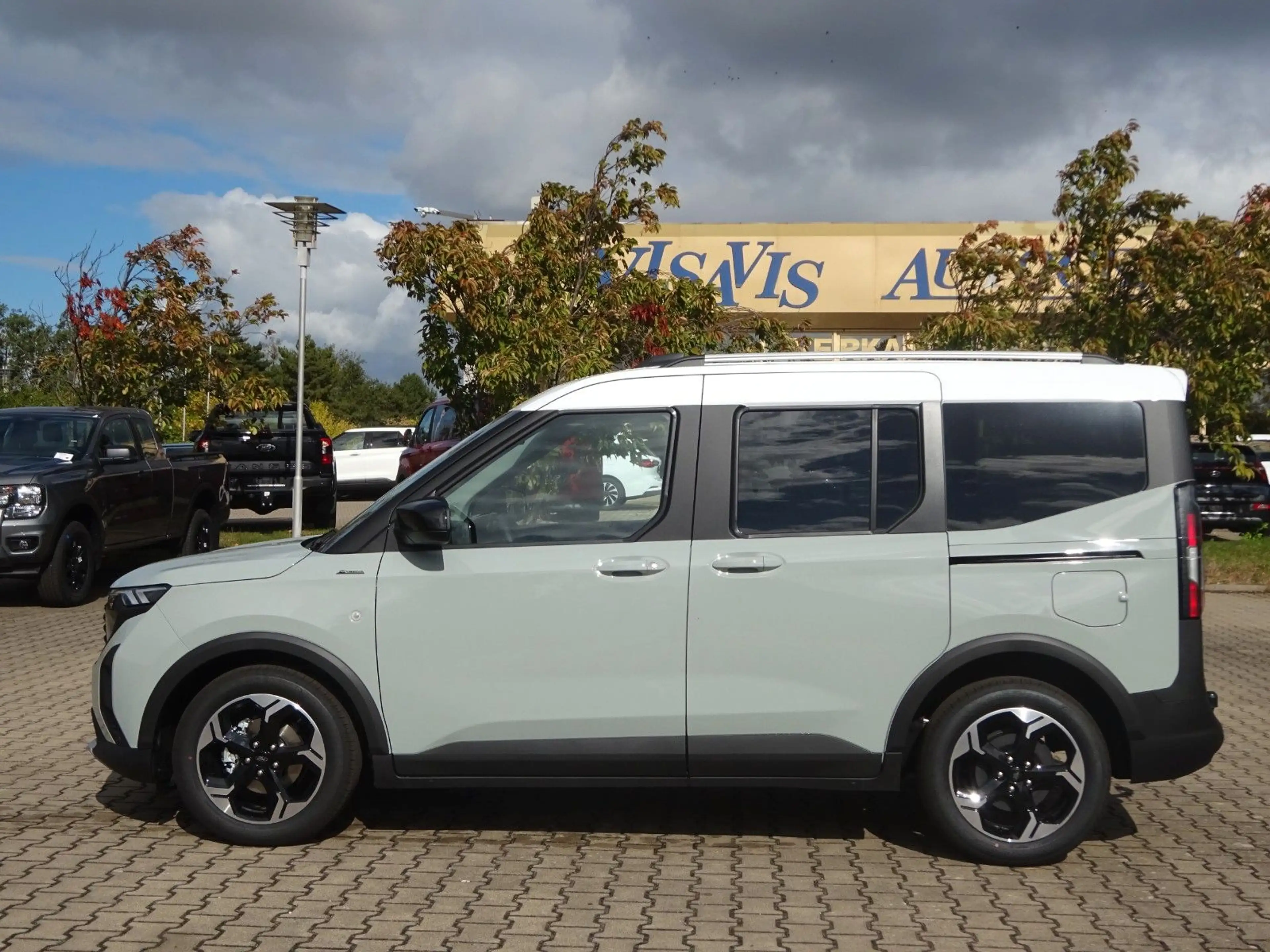 Ford Tourneo Courier 1.0L Active Aut. AHK WiPa ACC — photo 3