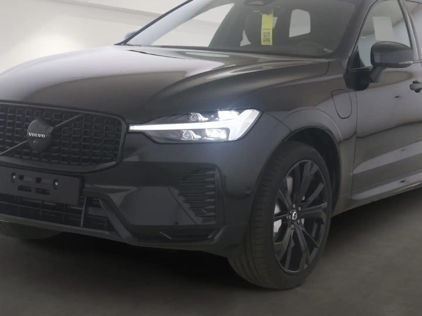 Volvo XC60 T8 Plus Black Edition Plug-In Hybrid AWD EU6e Pano Schwarz - 2