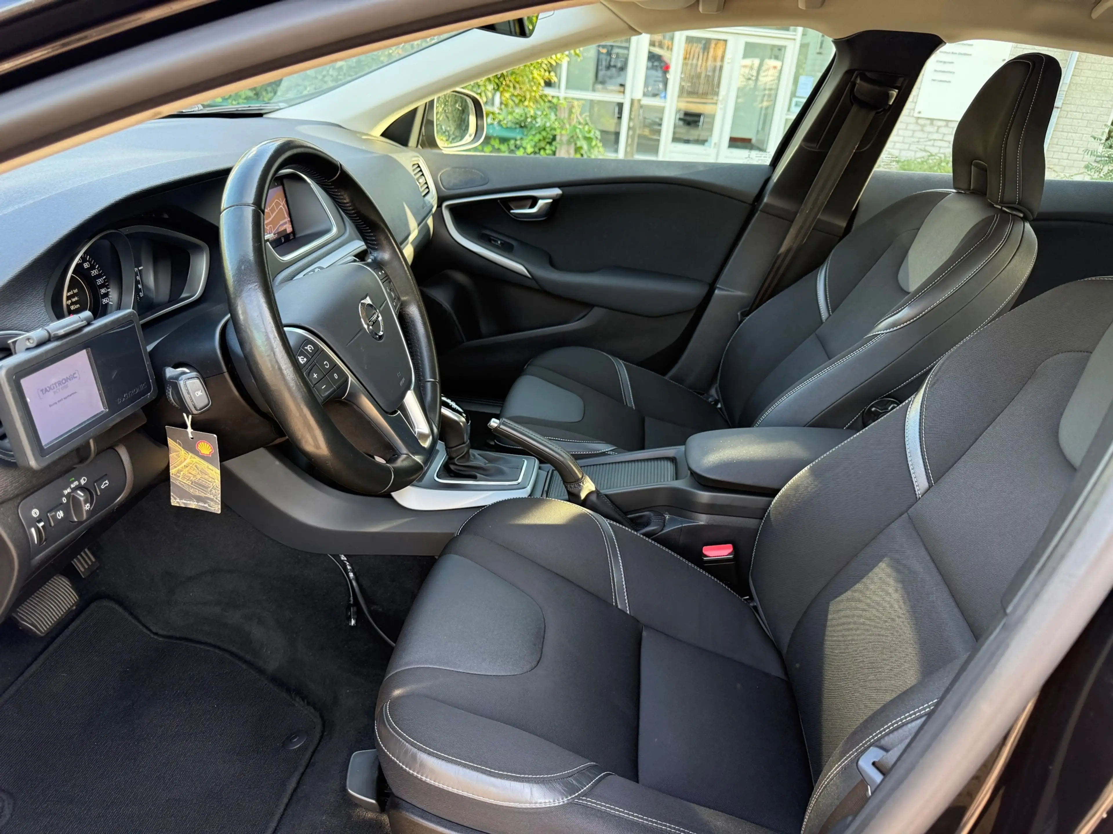 Volvo V40 2.0 D2 Kinetic_Klaar voor de Taxi_NETTE AUTO — photo 12
