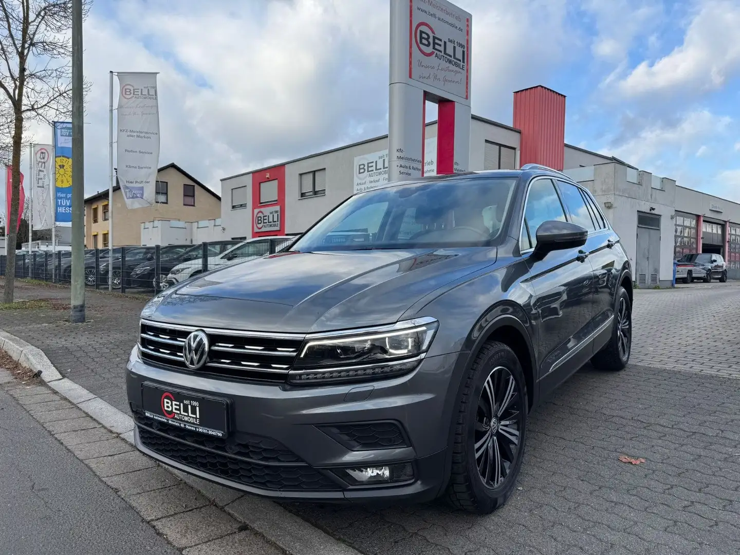 Volkswagen Tiguan Sound BMT LED ACC Dynaudio FINANZIERUNG Grijs - 1