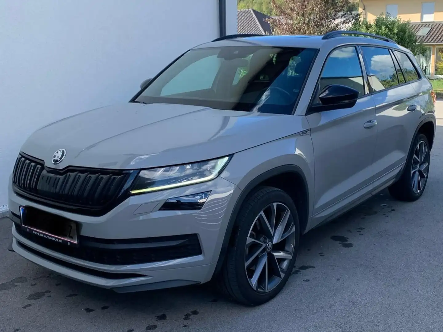 Skoda Kodiaq Kodiaq 2,0 TDI SCR Sportline DSG Sportline Grau - 1