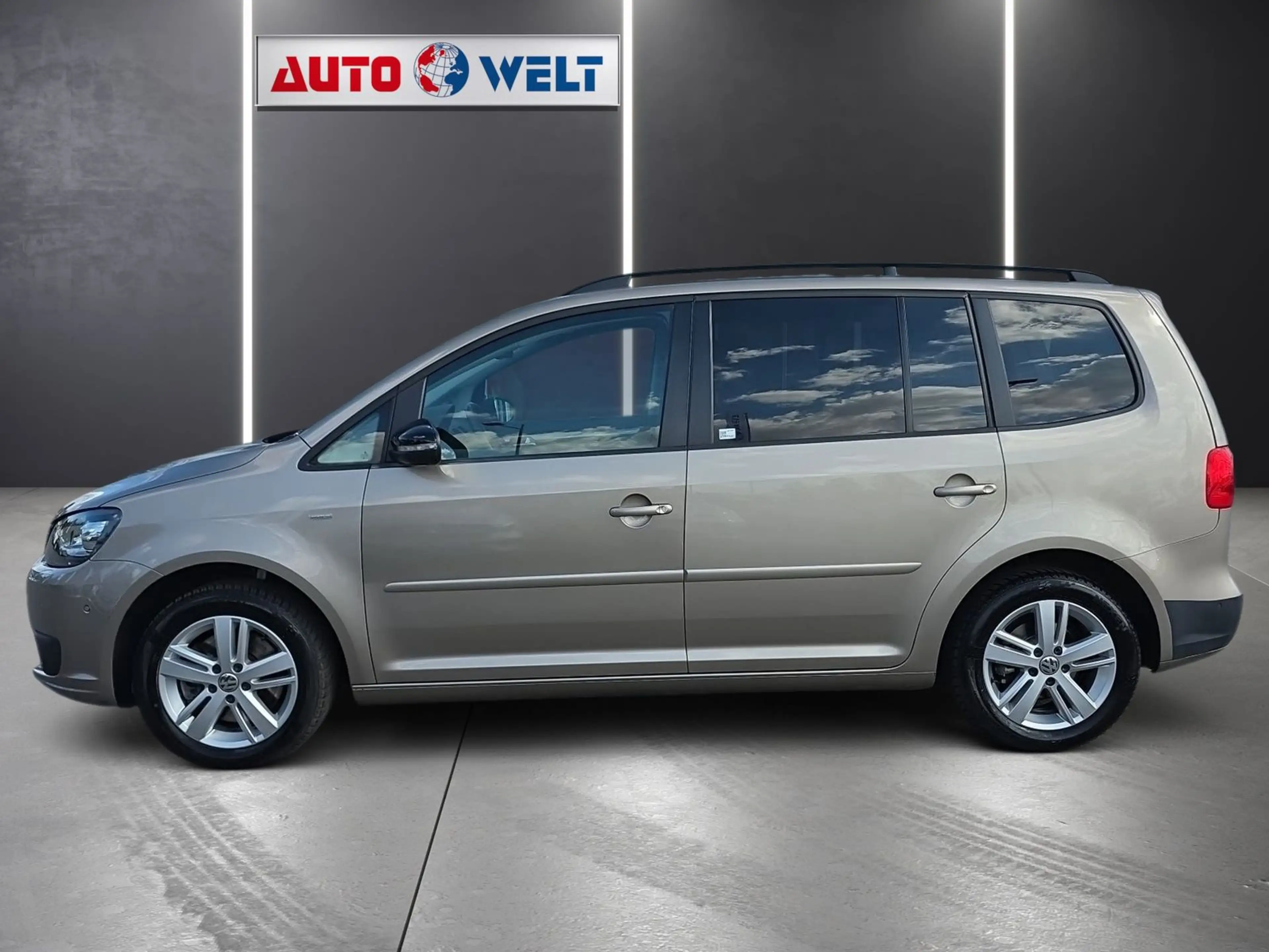 Volkswagen Touran 1.4 16V TSI Style Navi Panorama PDC AHK — photo 6