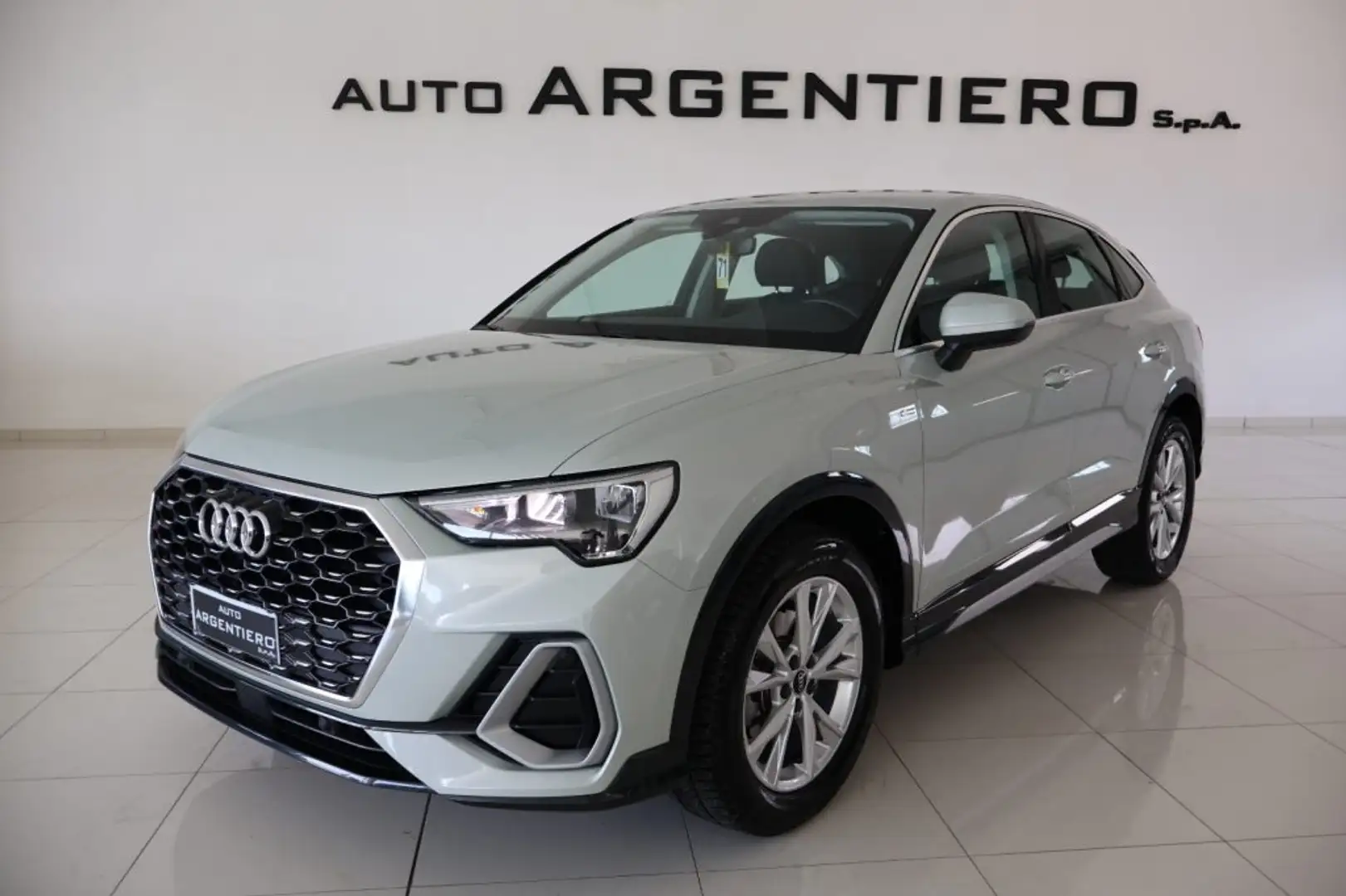 Audi Q3 SPB 35 TFSI S tronic S line edition ibrido mhev Zilver - 1