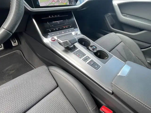 Audi S6 view 14