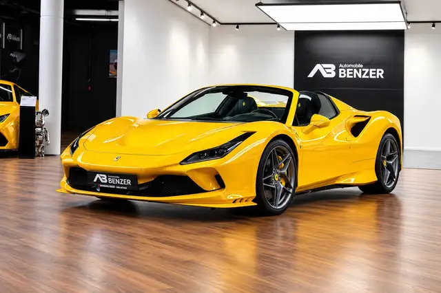 Ferrari F8 Tributo view 3