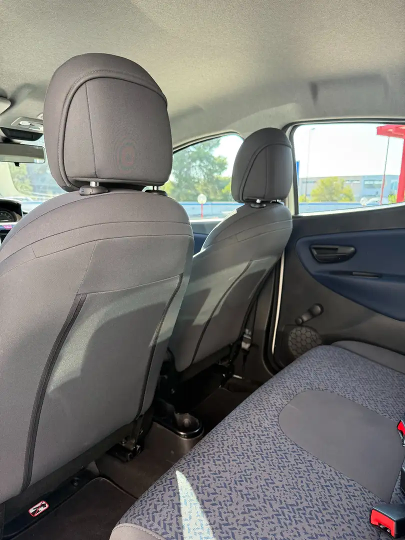 Lancia Ypsilon Ypsilon III 2021 1.0 firefly hybrid Gold Plus s Bianco - 2