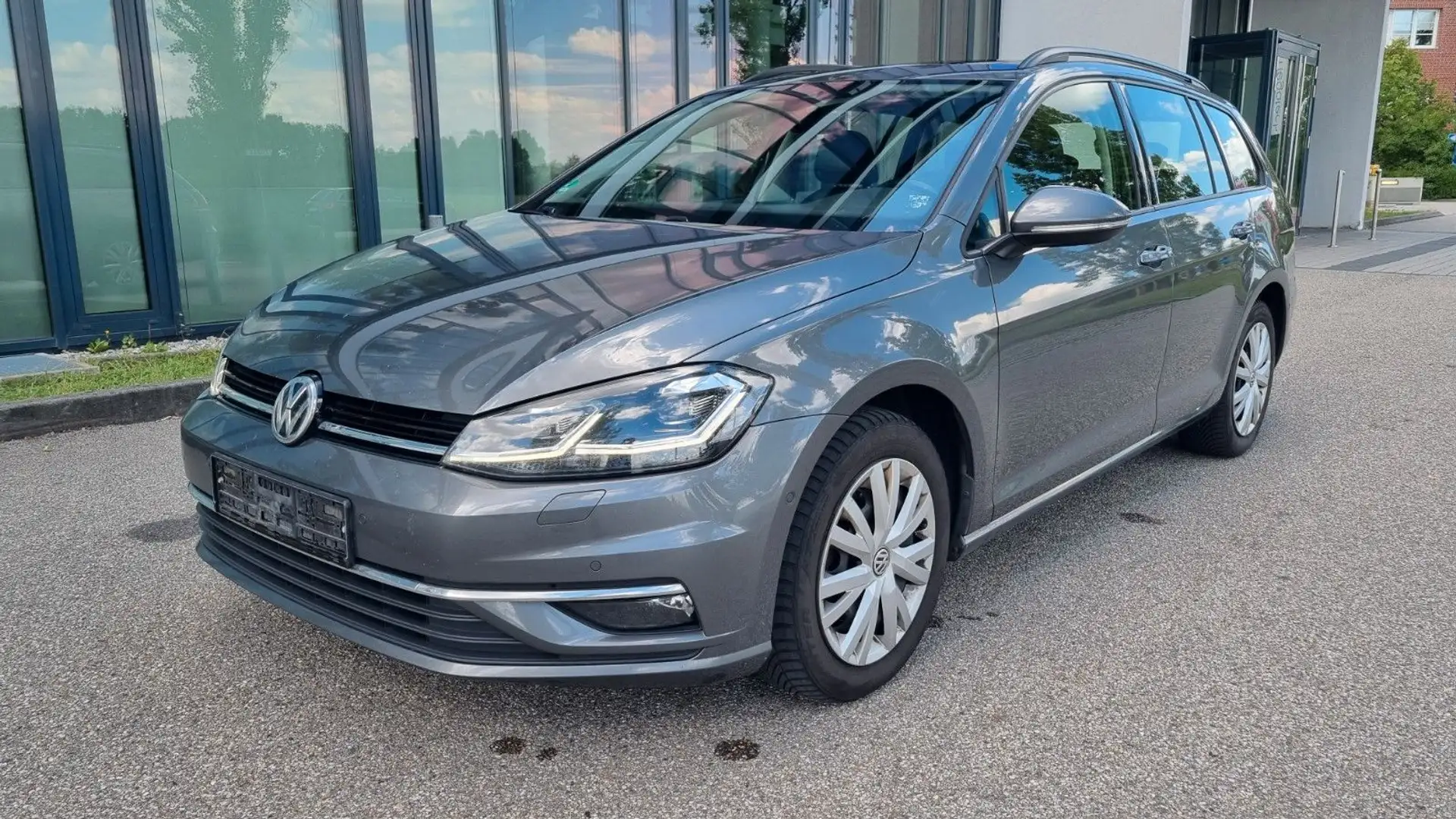 Volkswagen Golf Var 1.6TDI DSG KEY+ACC+DYN+PANO+STAND Grau - 1